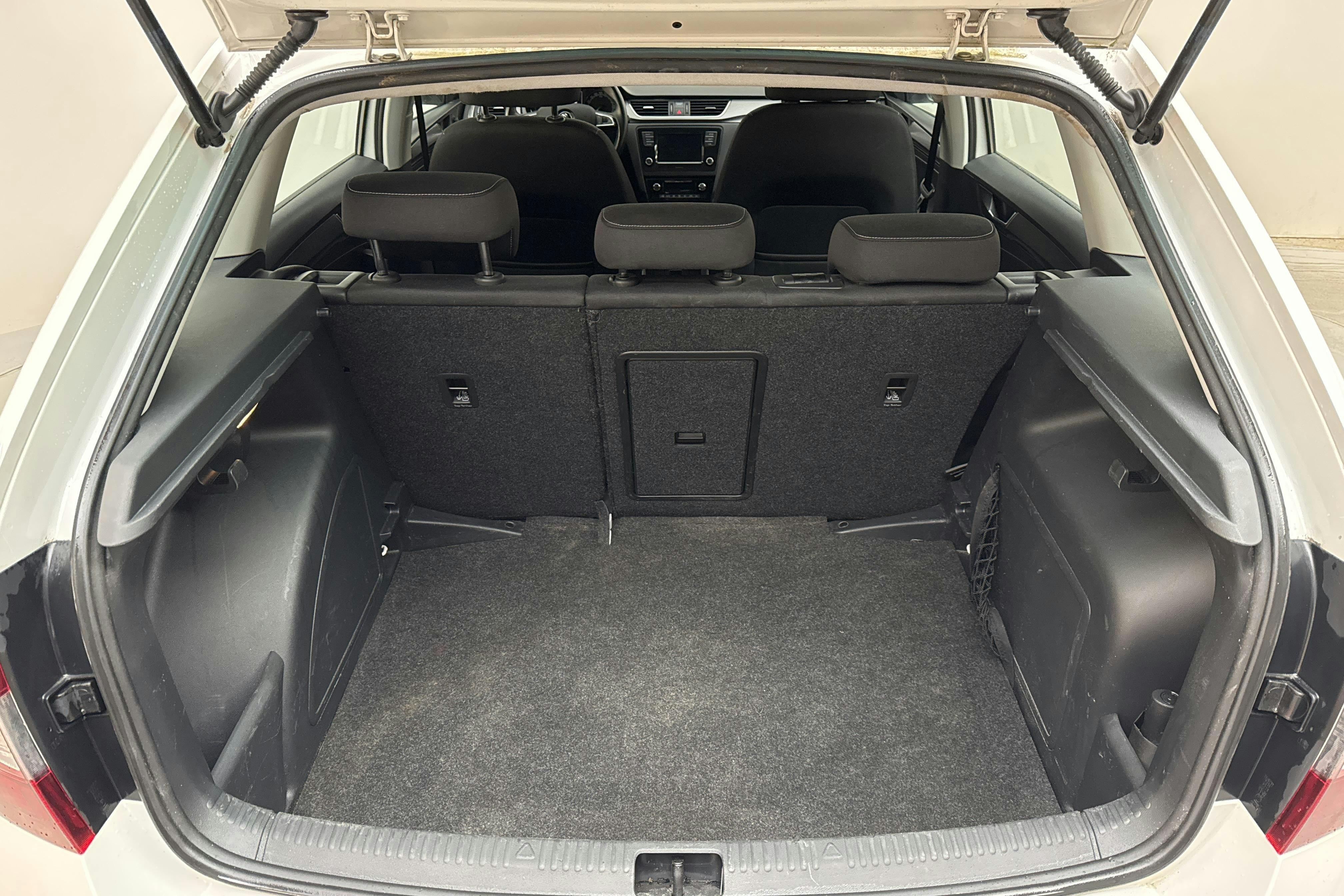 Skoda Rapid 1.4 TDI Spaceback (90hk) - 7 712 mil - Manuell - vit - 2018