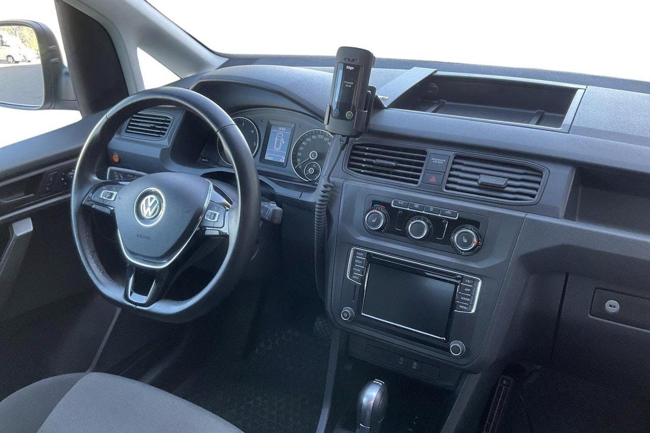 VW Caddy 2.0 TDI Maxi Skåp (102hk) - 1 310 mil - Automat - vit - 2020
