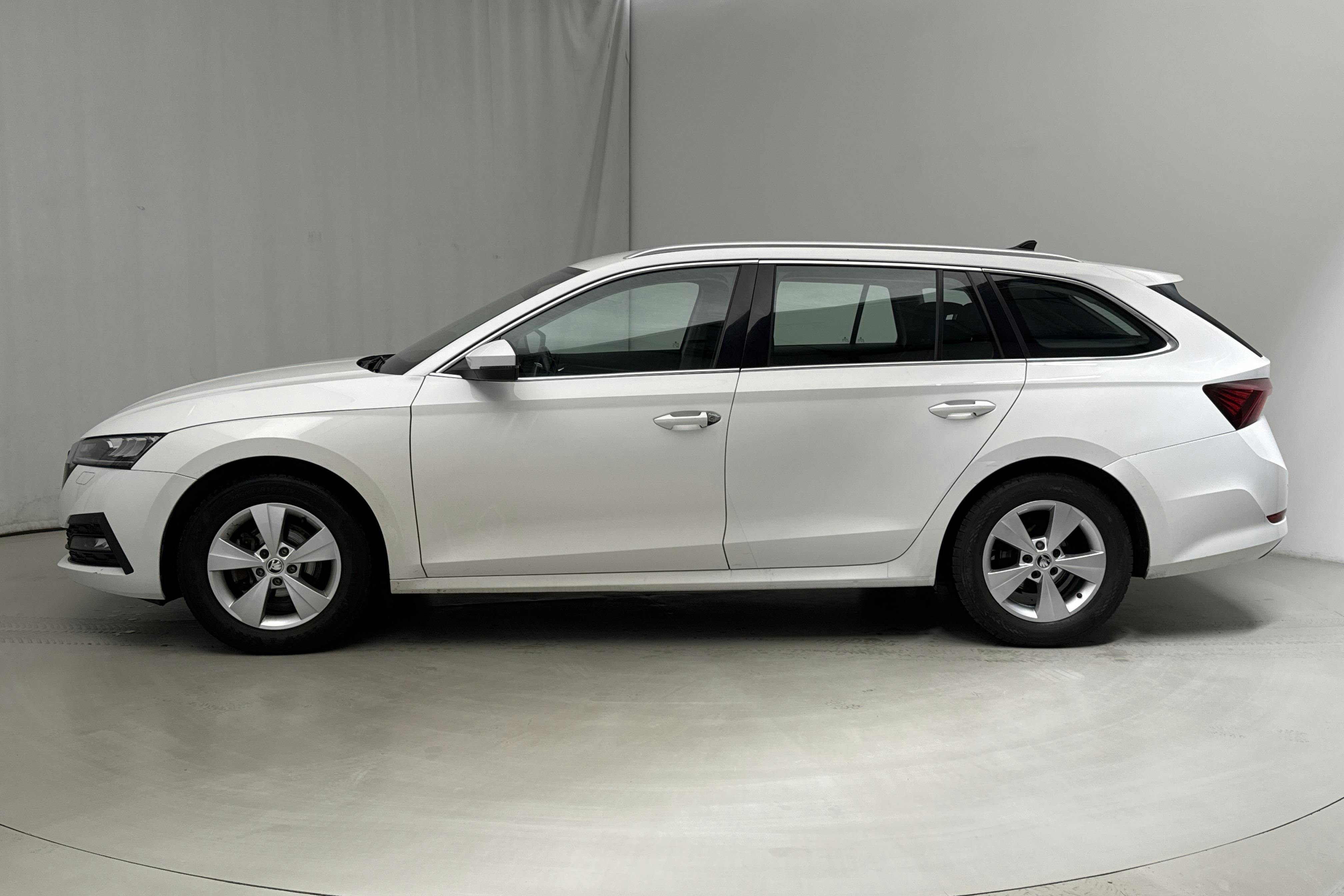Skoda Octavia 2.0 TDI Combi (115hk) - 13 226 mil - Automat - vit - 2021