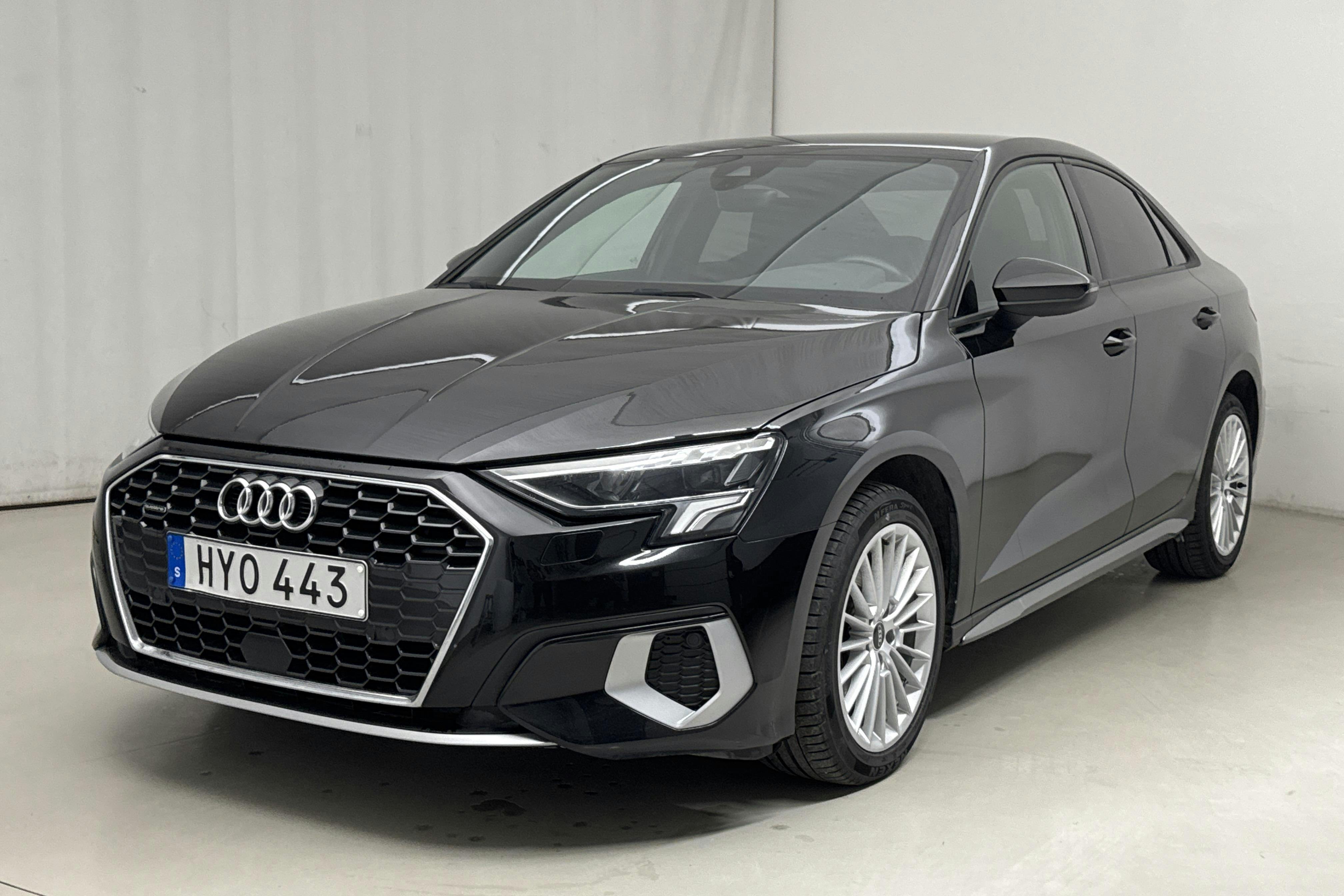 Audi A3 Sedan 40 TFSI (190hk) - 5 632 mil - Automat - svart - 2022