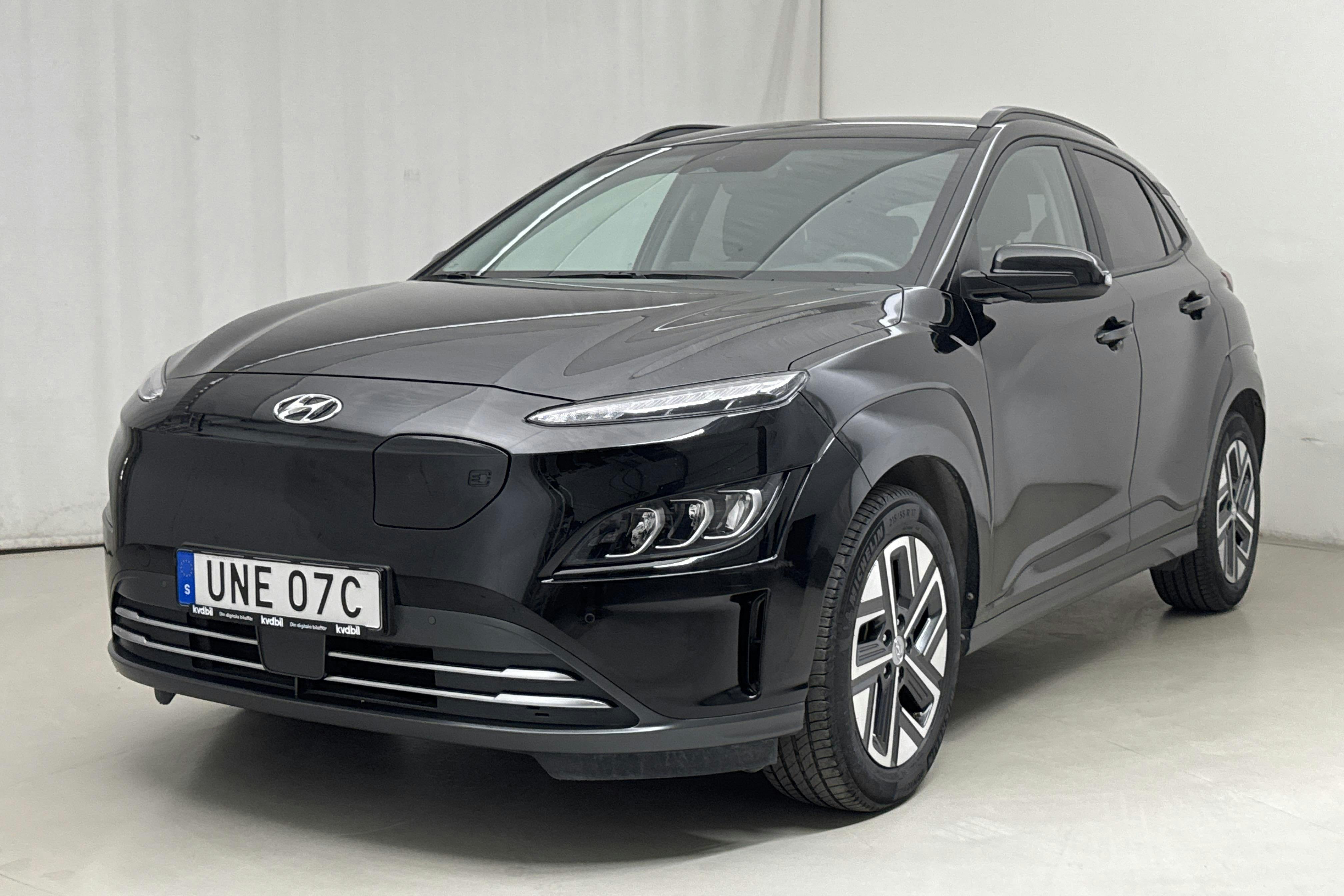 Hyundai Kona Electric Standard Range 39kWh (136hk) - 34 370 km - Automaattinen - musta - 2021