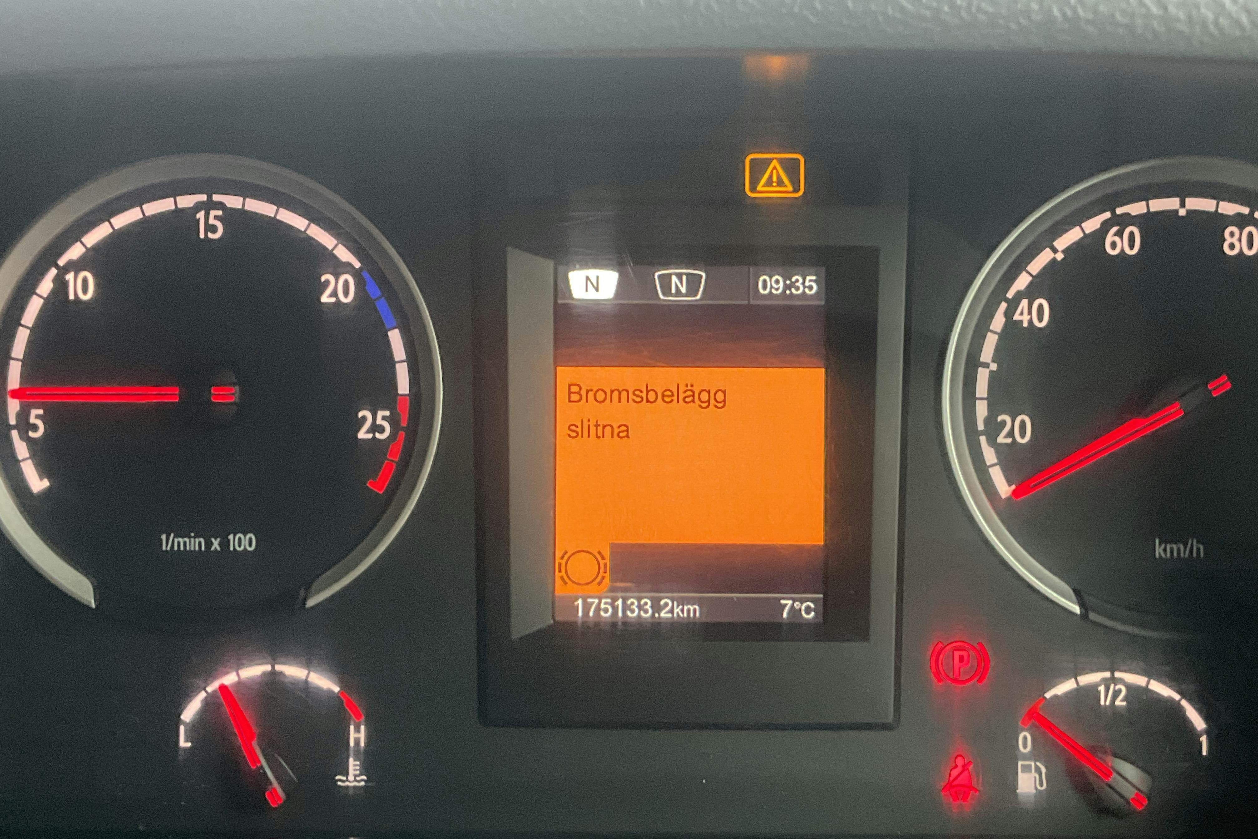 SCANIA P340LB - Högerstyrd - 175 133 km - Automat - 2016