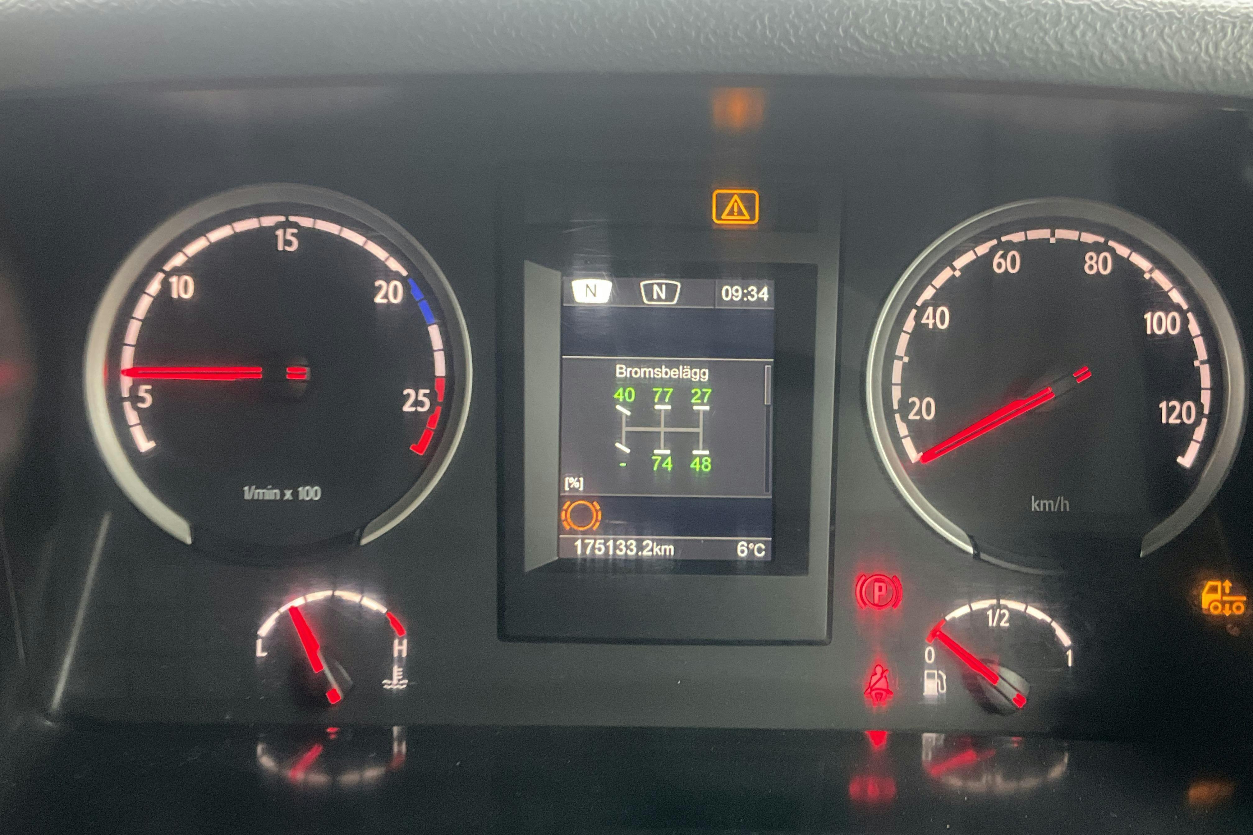 SCANIA P340LB - Högerstyrd - 175 133 km - Automat - 2016