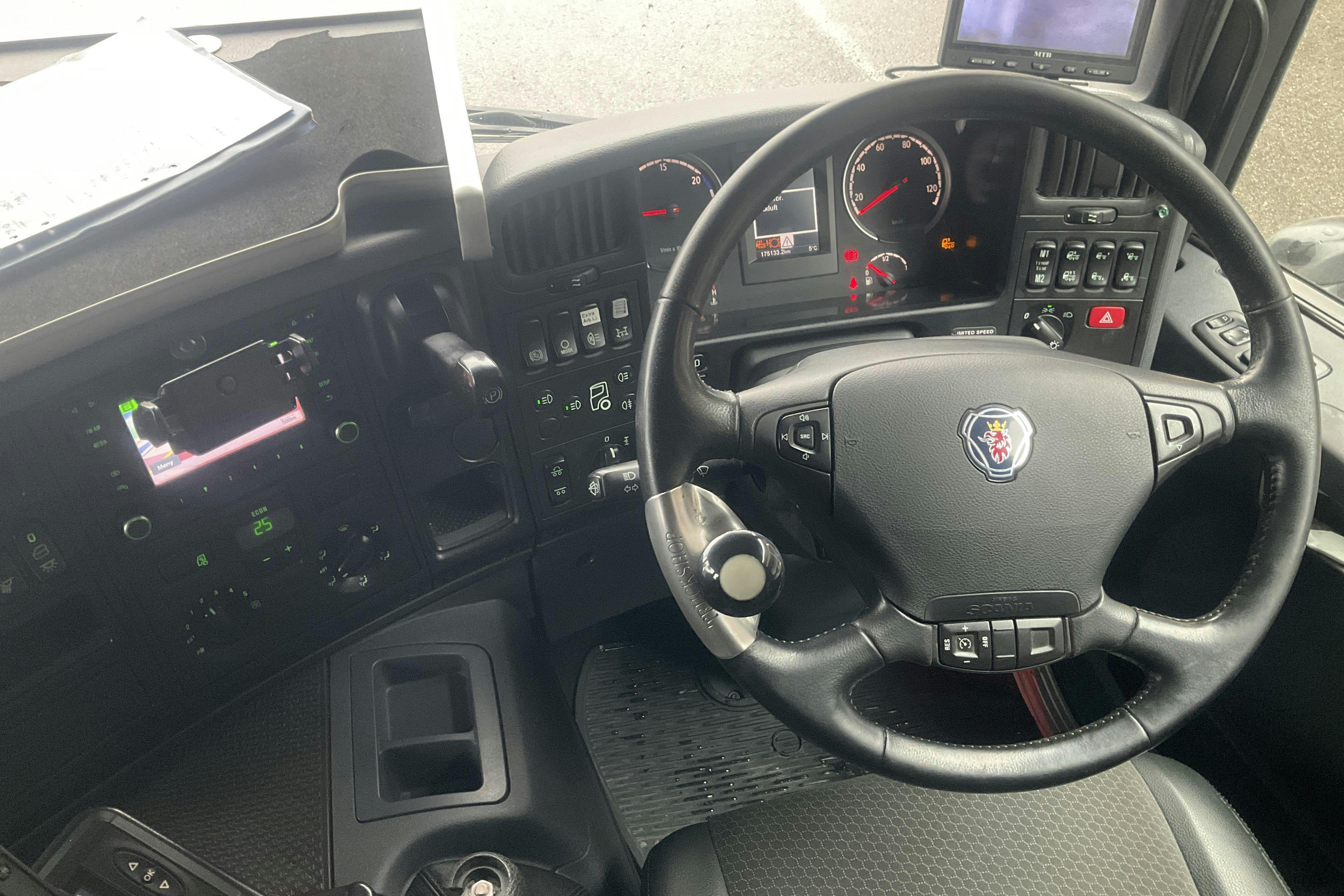 SCANIA P340LB - Högerstyrd - 175 133 km - Automat - 2016