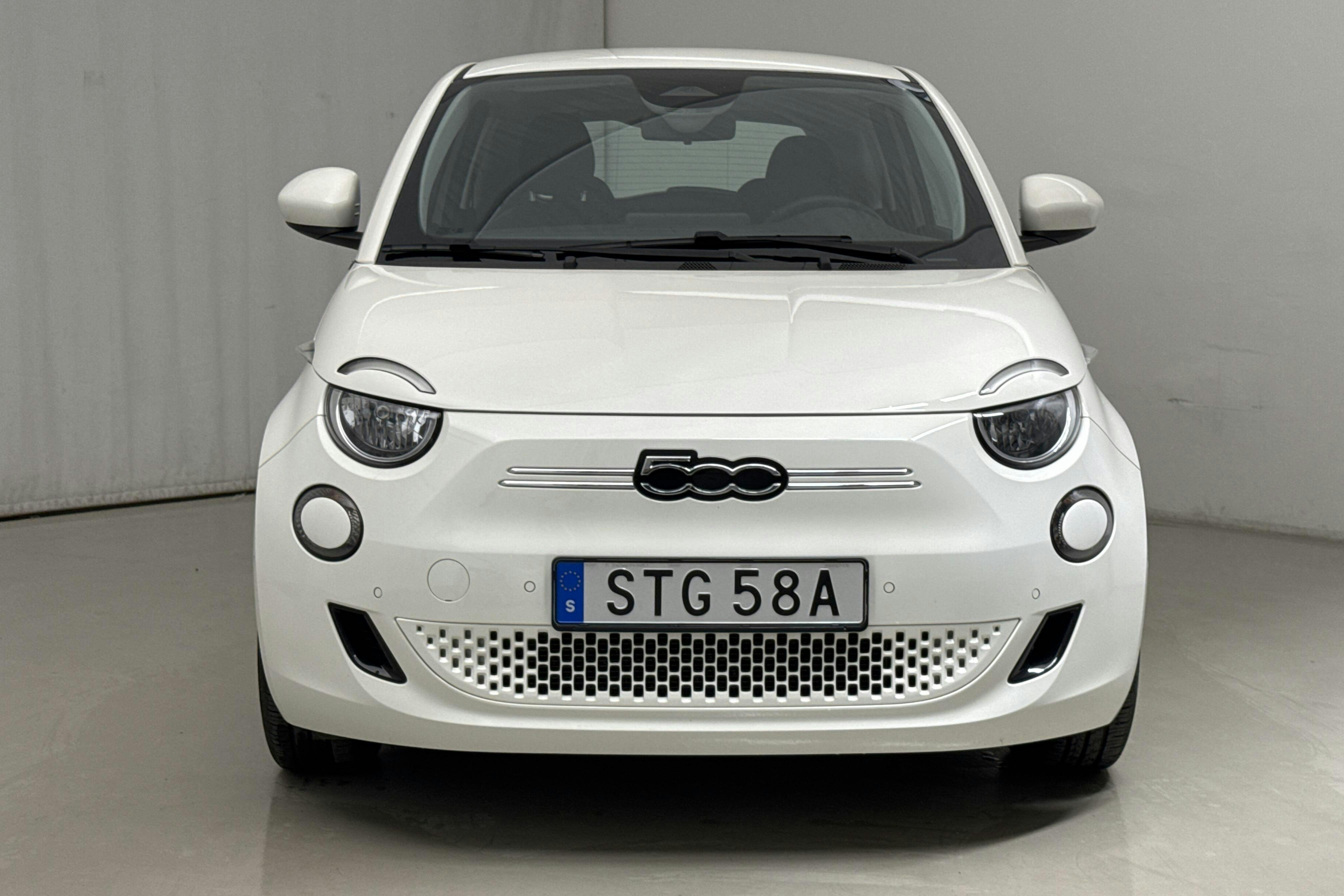 Fiat 500e (118hk) - 734 mil - Automat - vit - 2023