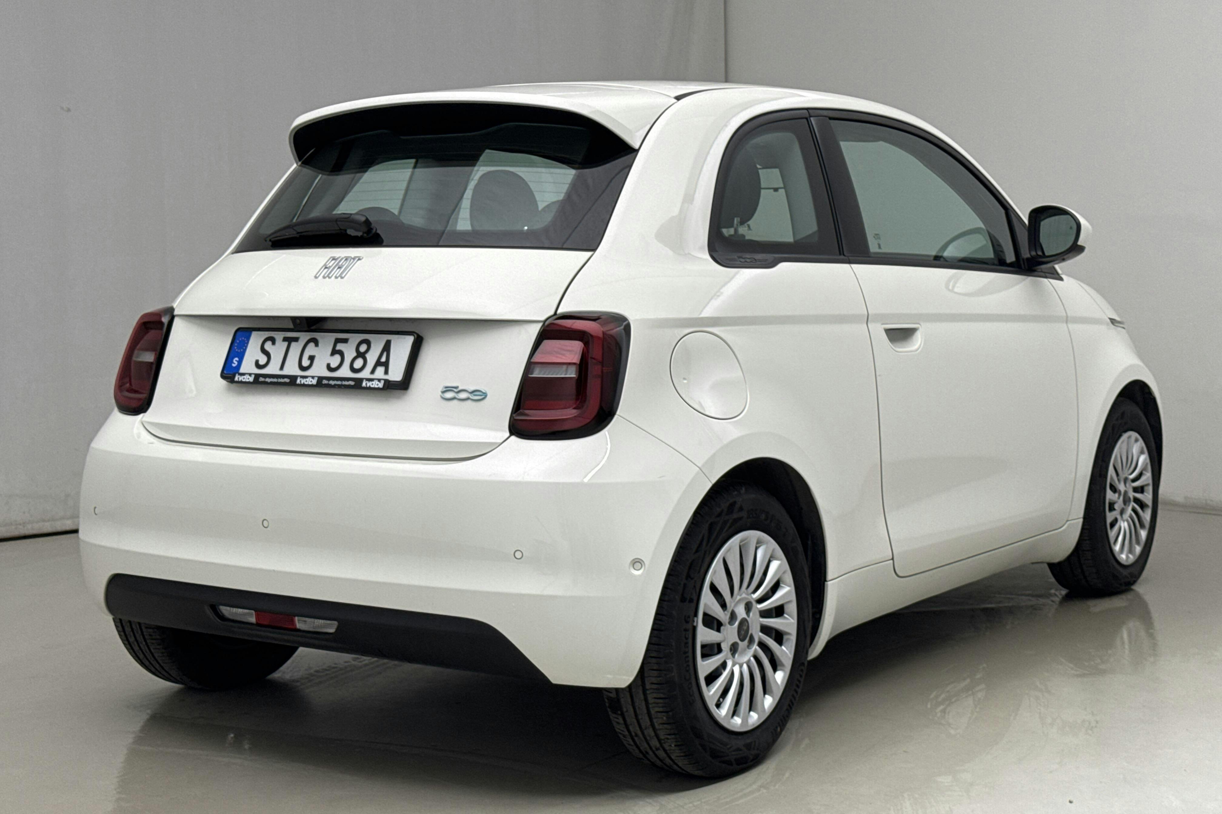 Fiat 500e (118hk) - 734 mil - Automat - vit - 2023