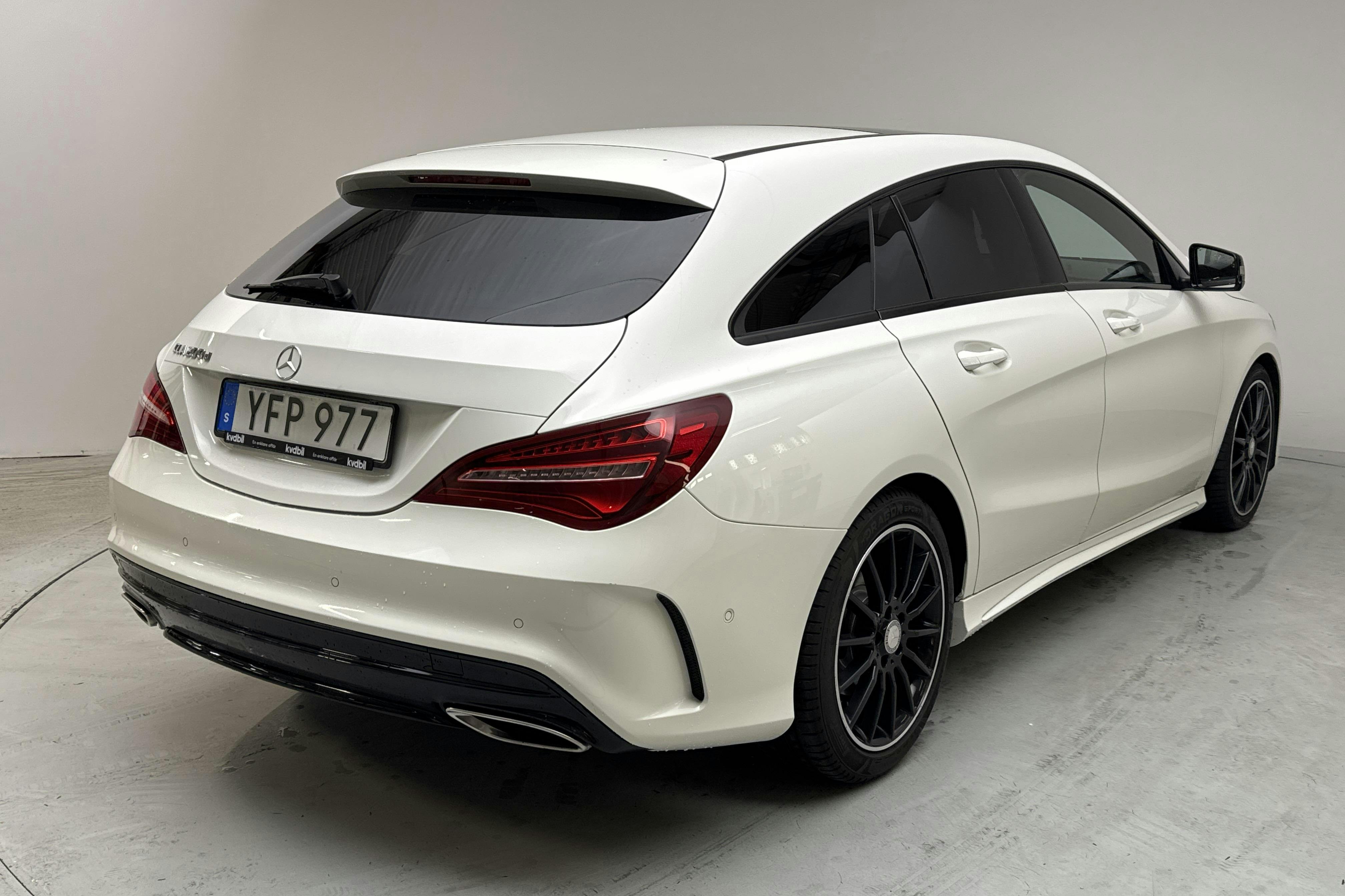 Mercedes CLA 200 d Shooting Brake X117 (136hk) - 10 814 mil - Automat - vit - 2017
