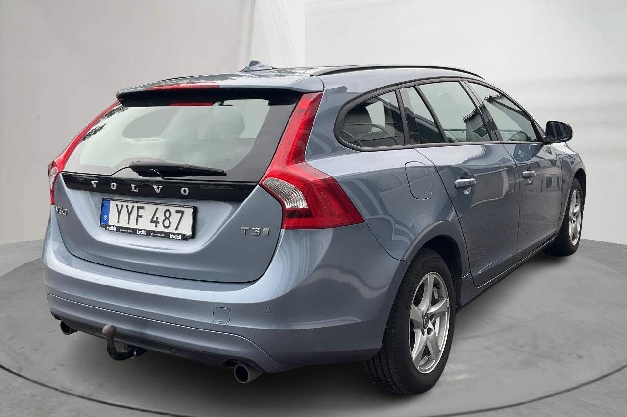 Volvo V60 T3 (152hk) - 17 382 mil - Automat - Light Blue - 2018