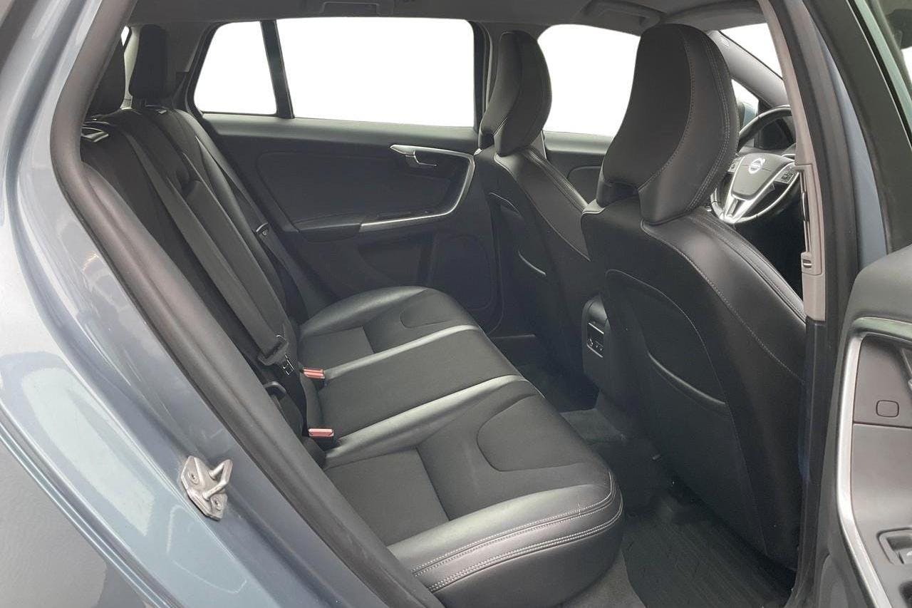 Volvo V60 T3 (152hk) - 17 382 mil - Automat - Light Blue - 2018