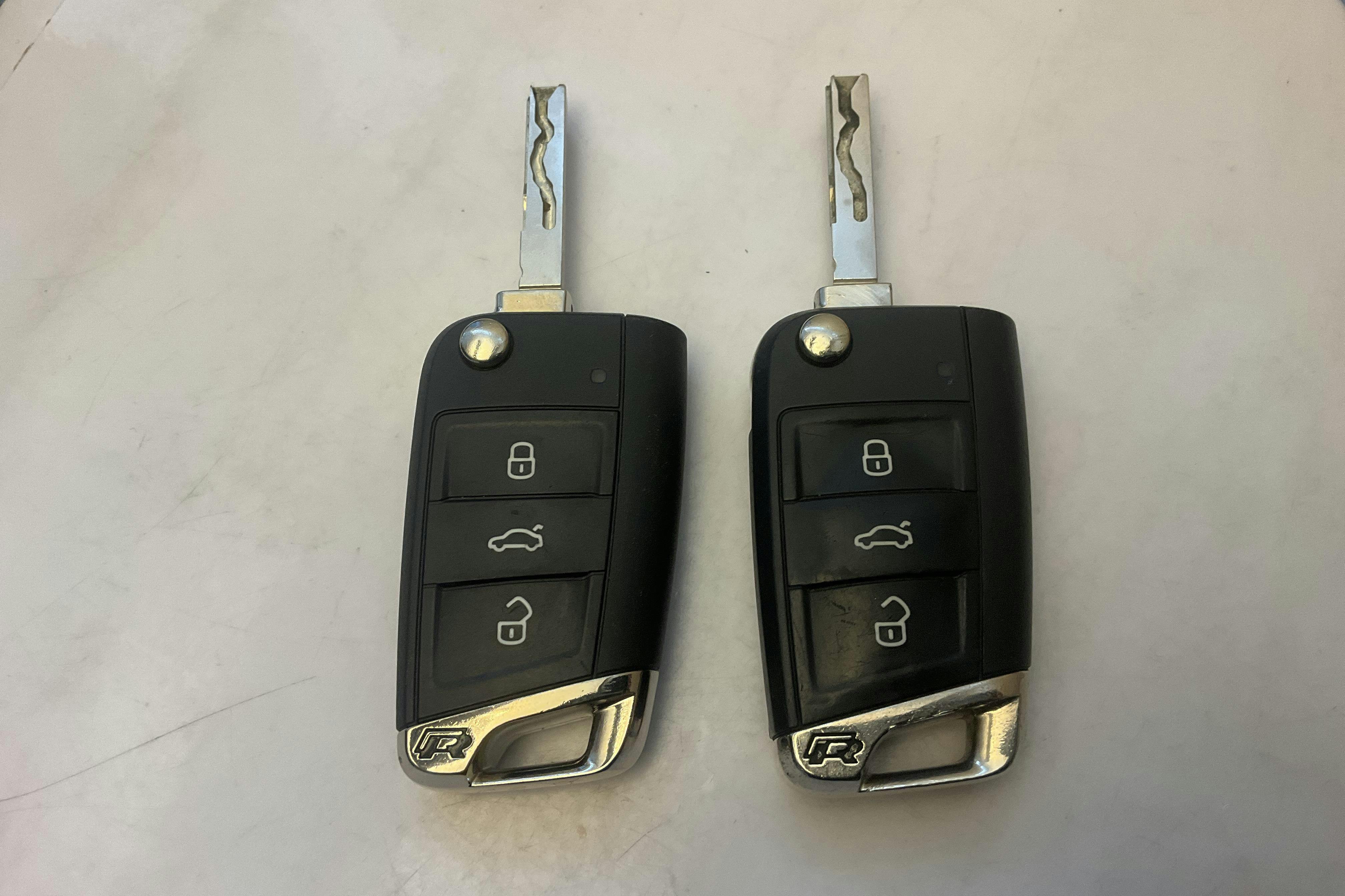 VW T-Roc R 2.0 TSI 4MOTION (300hk) - 8 177 mil - Automat - blå - 2020