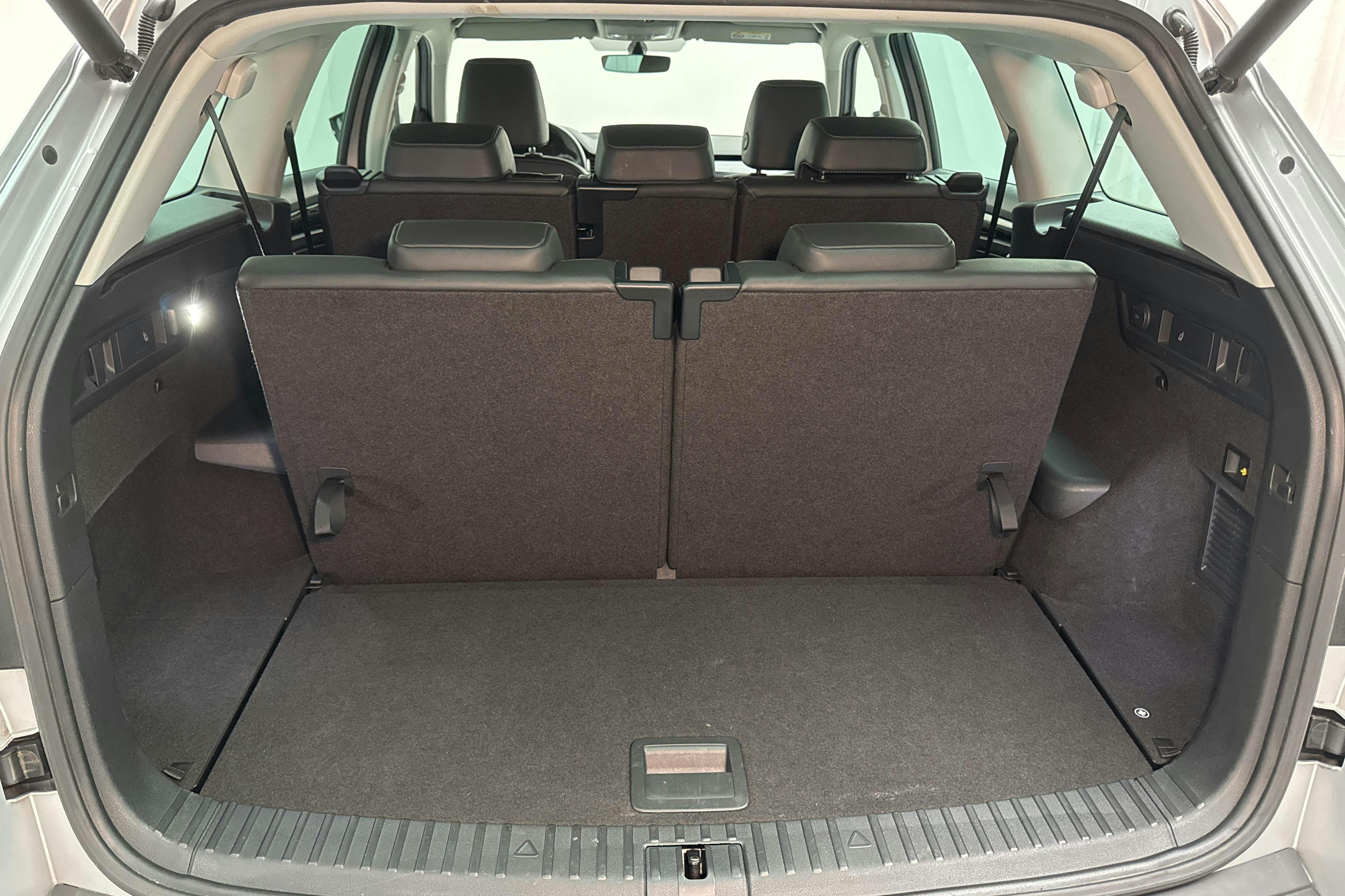 Skoda Kodiaq 2.0 TDI 4X4 (190hk) - 9 736 mil - Automat - silver - 2020