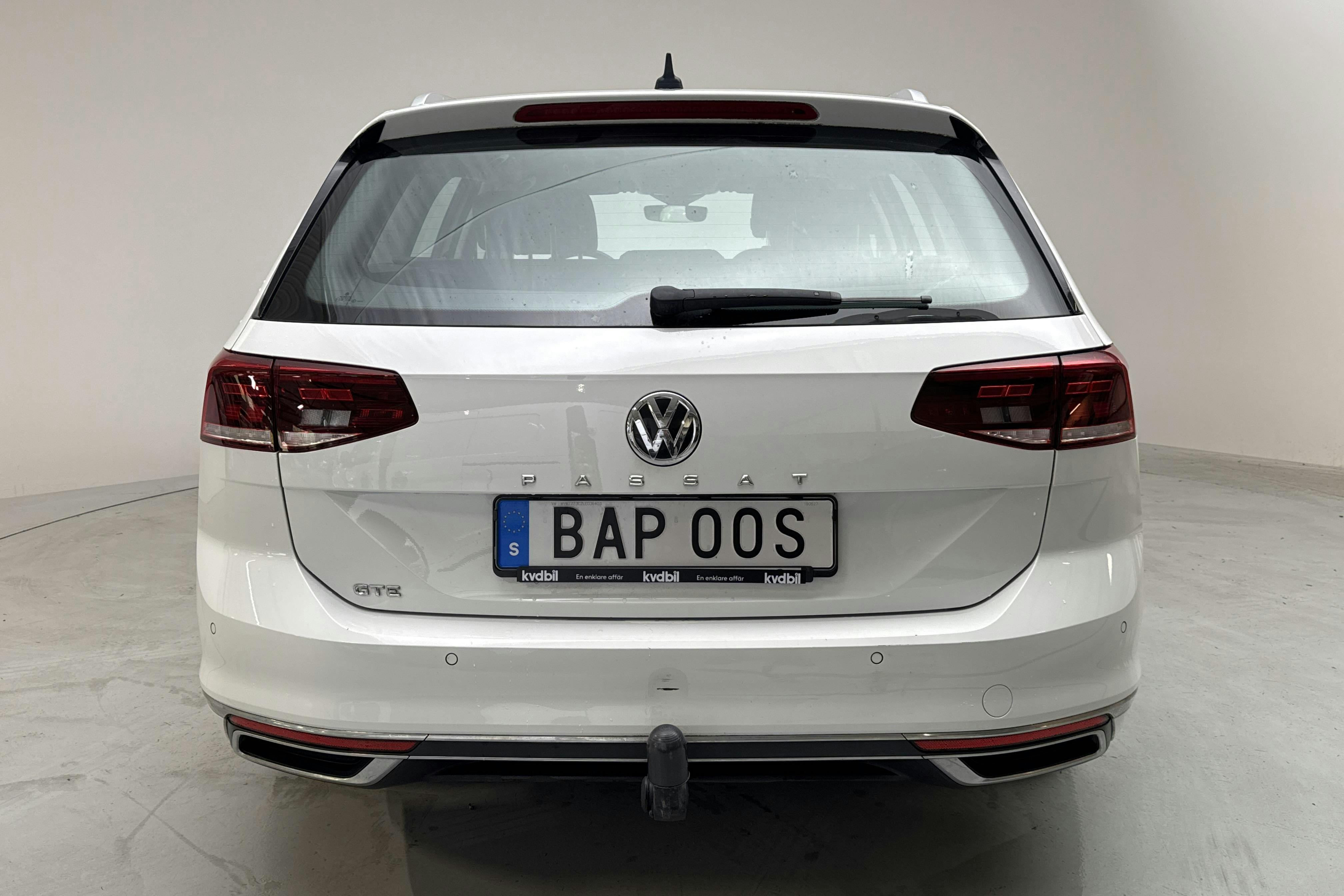 VW Passat 1.4 GTE Sportscombi (218hk) - 10 081 mil - Automat - vit - 2020