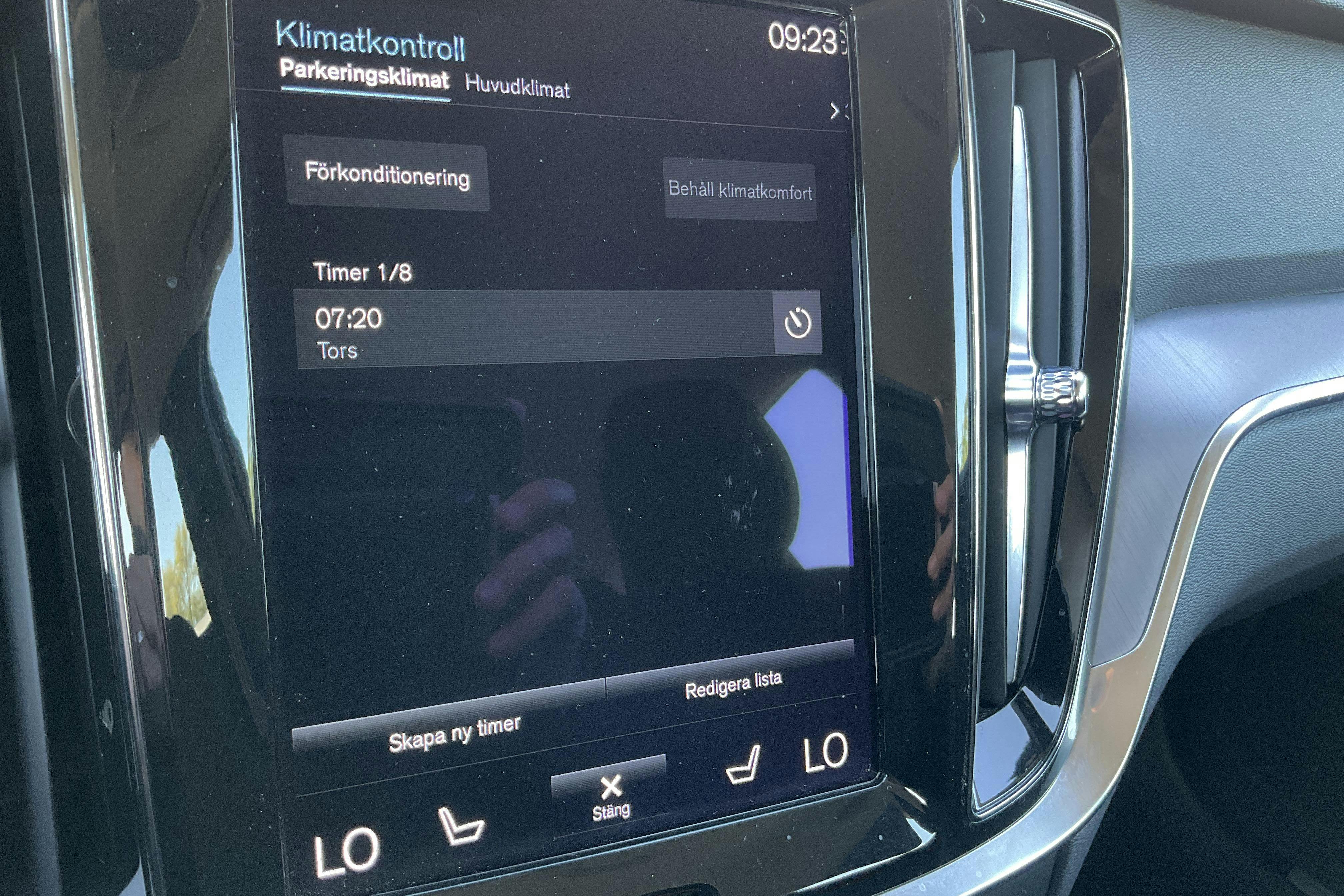 Volvo V60 B4 Mildhybrid, Diesel (197hk) - 6 992 mil - Automat - svart - 2022
