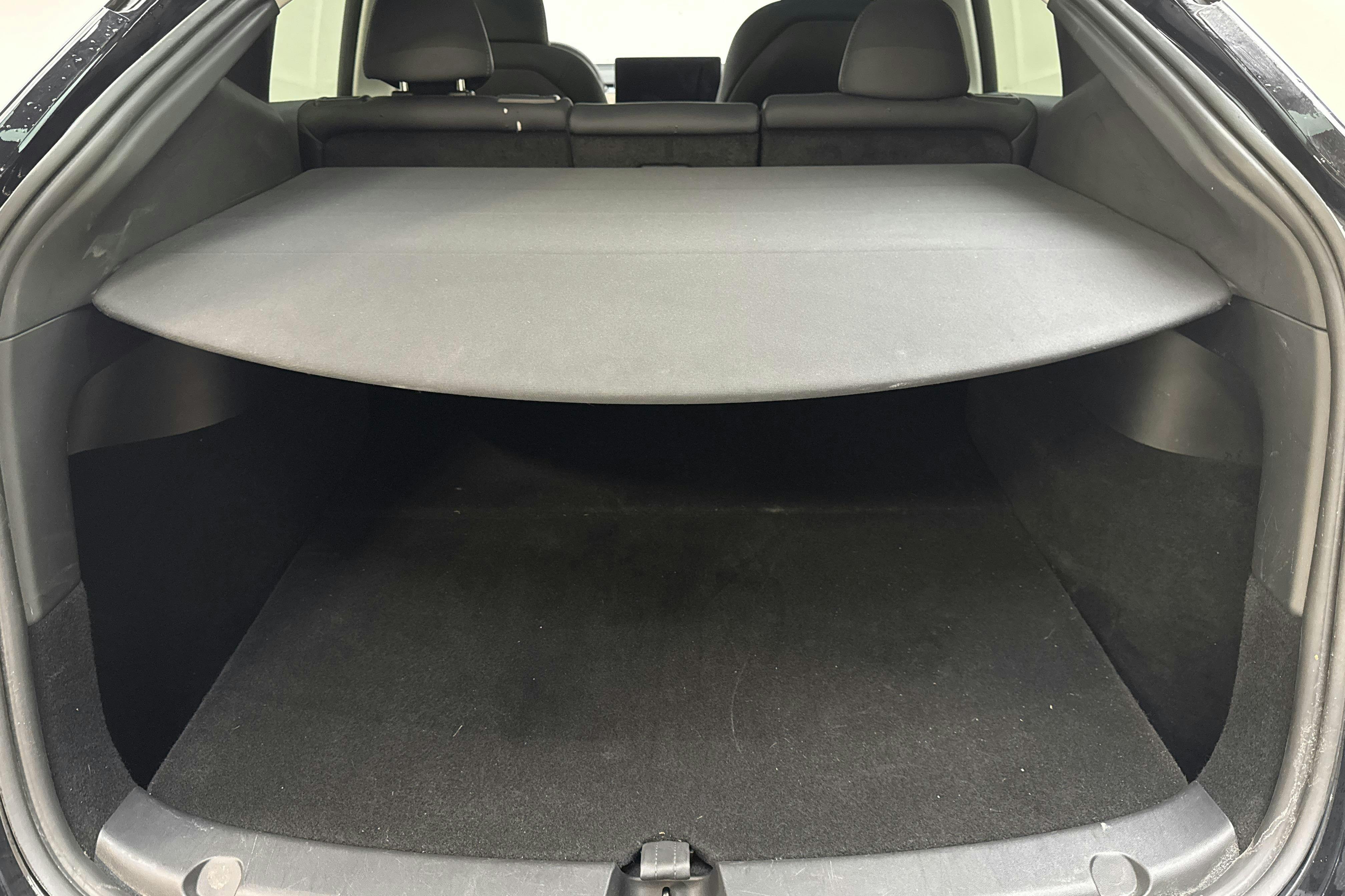 Tesla Model Y Long Range Dual Motor AWD - 11 708 mil - Automat - svart - 2023