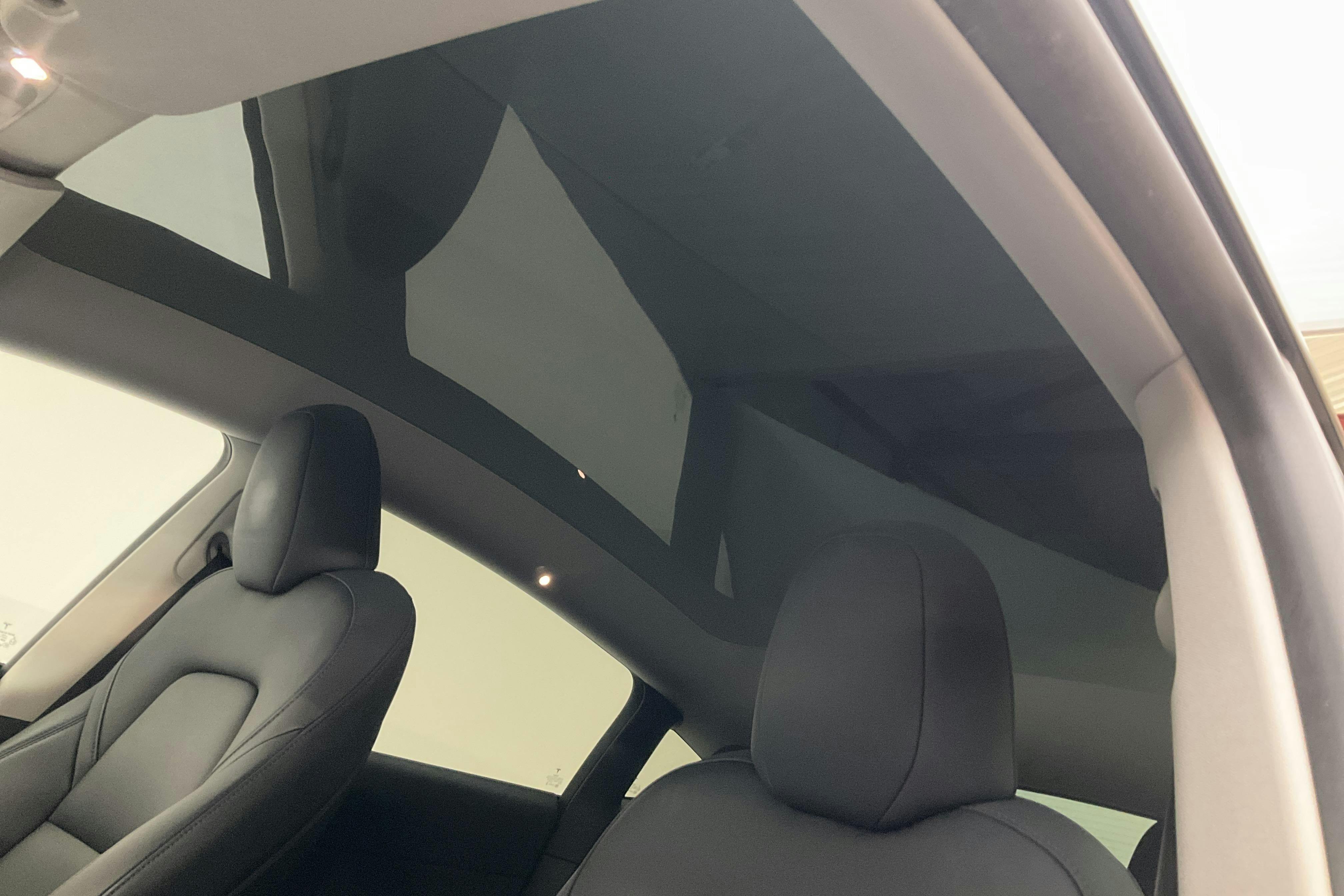 Tesla Model Y Long Range Dual Motor AWD - 11 708 mil - Automat - svart - 2023