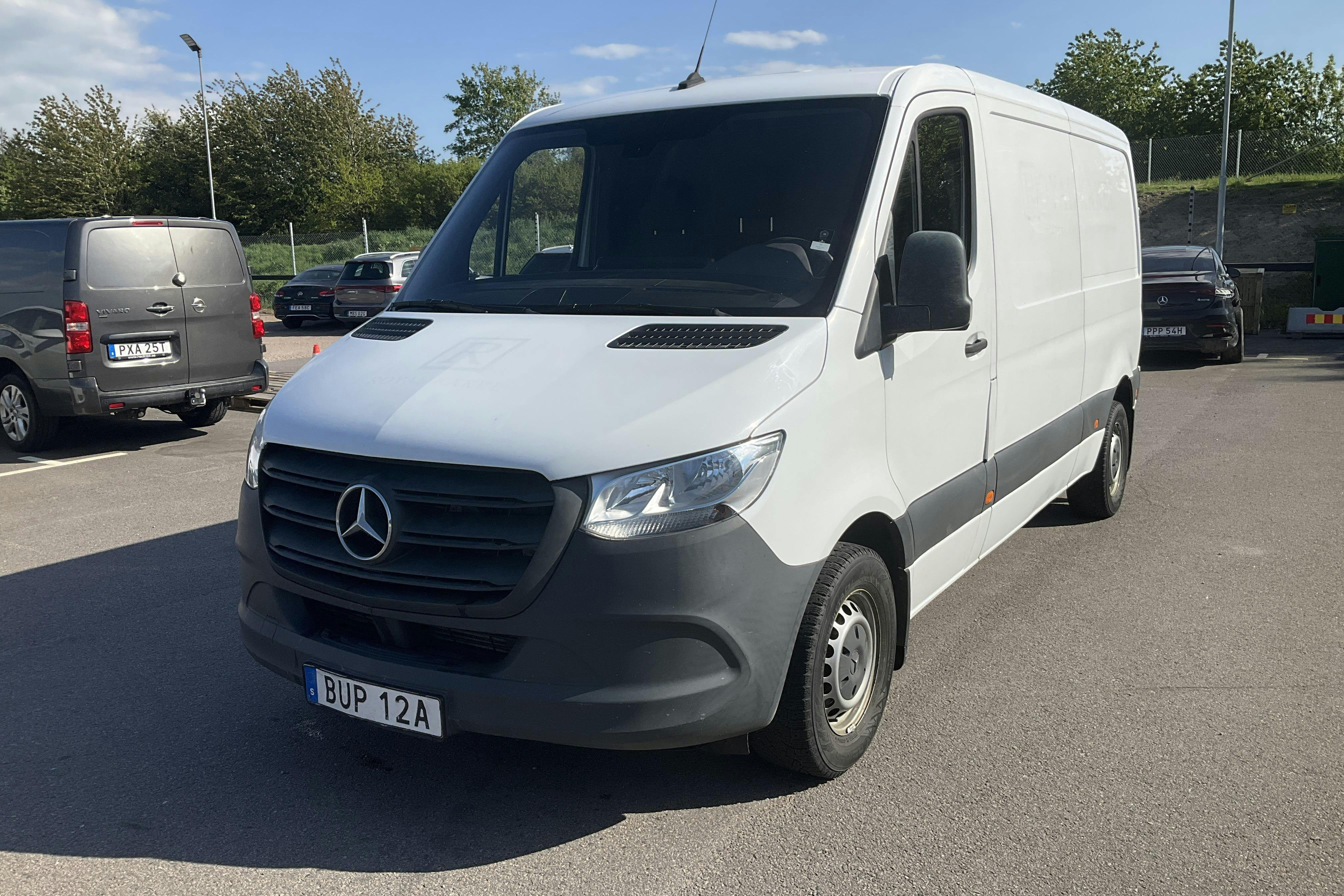 Mercedes Sprinter 211 CDI Skåp 2WD (114hk) - 8 241 mil - Automat - vit - 2021