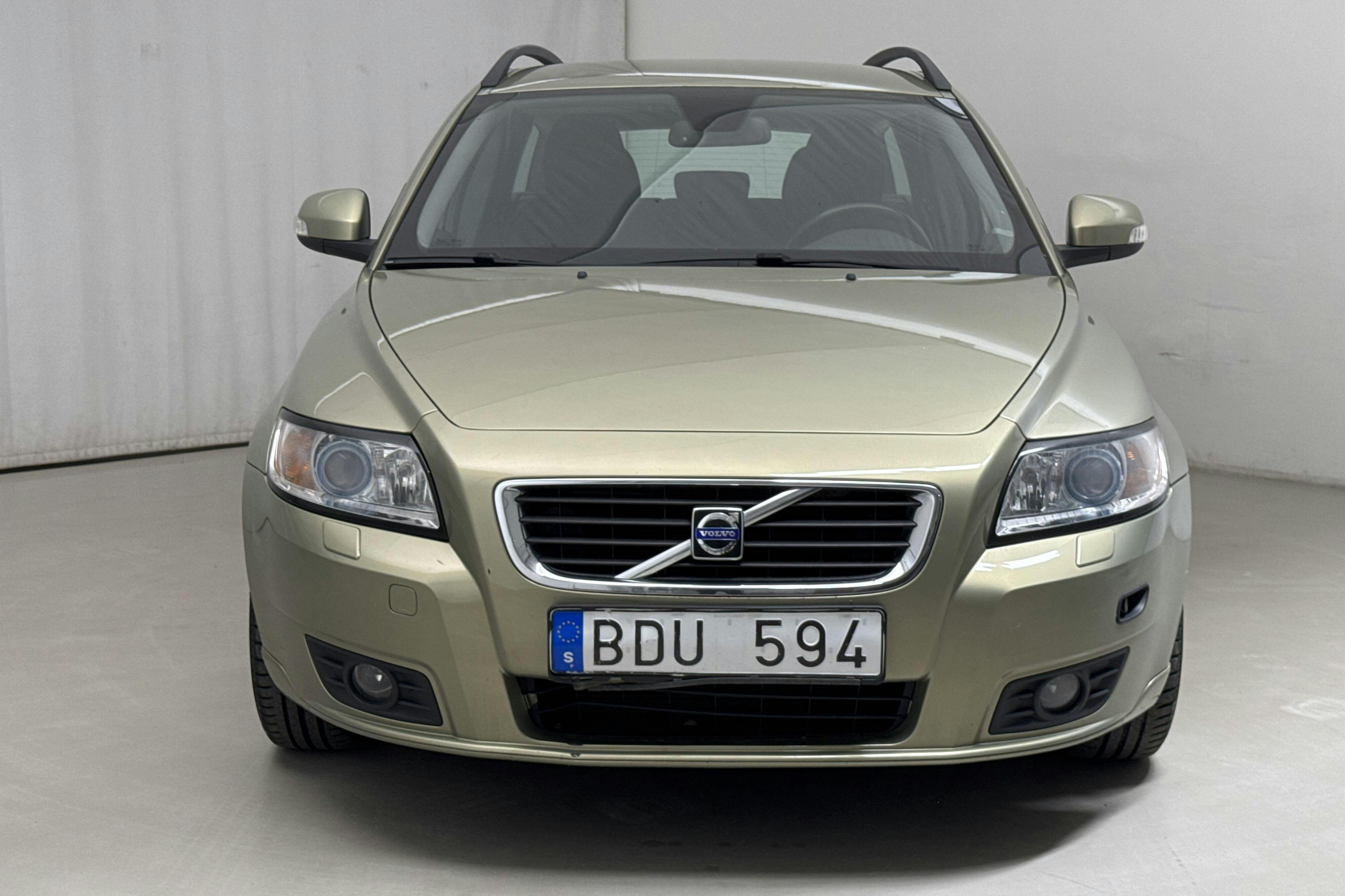 Volvo V50 1.8F (125hk) - 14 793 mil - Manuell - grön - 2010