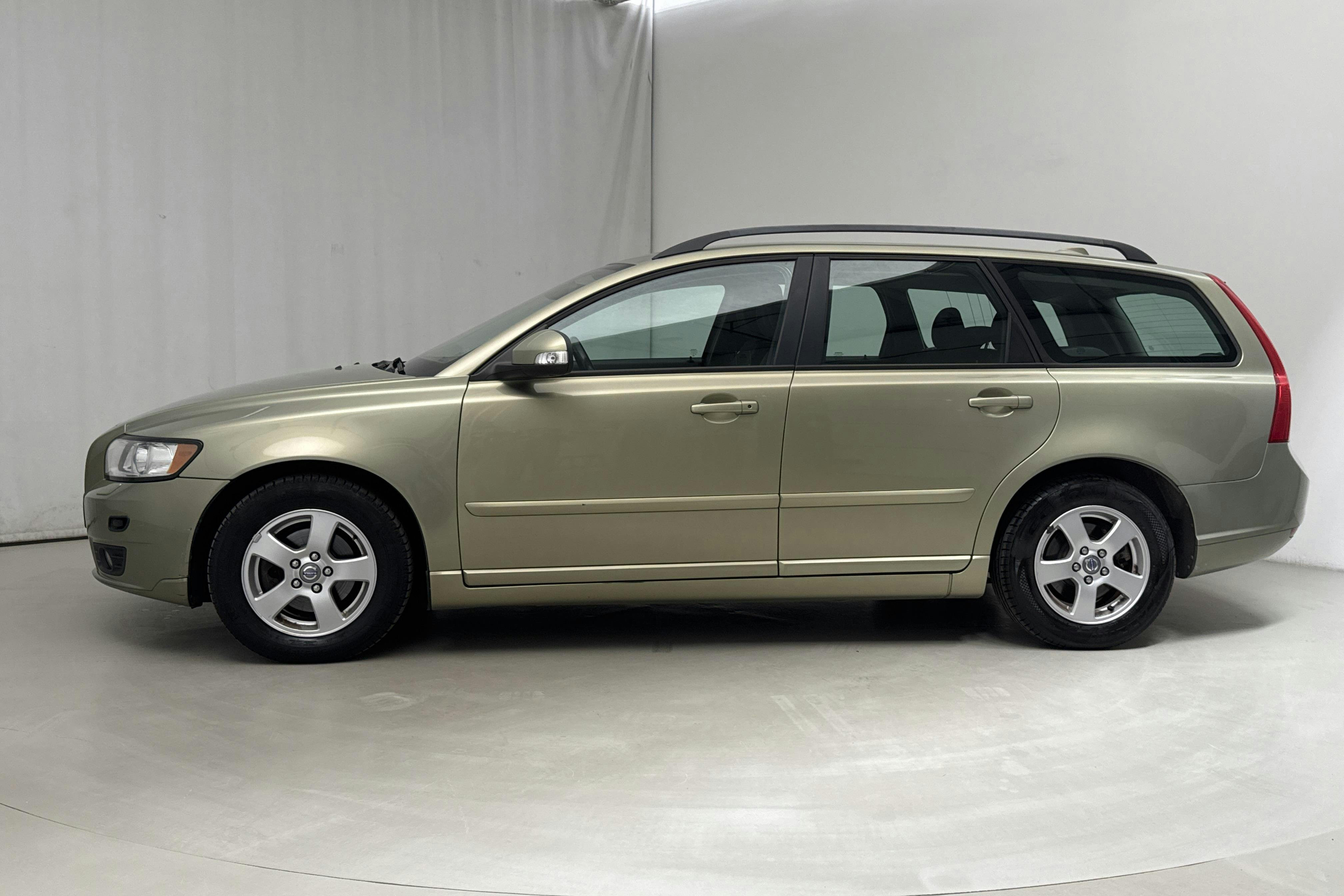 Volvo V50 1.8F (125hk) - 14 793 mil - Manuell - grön - 2010