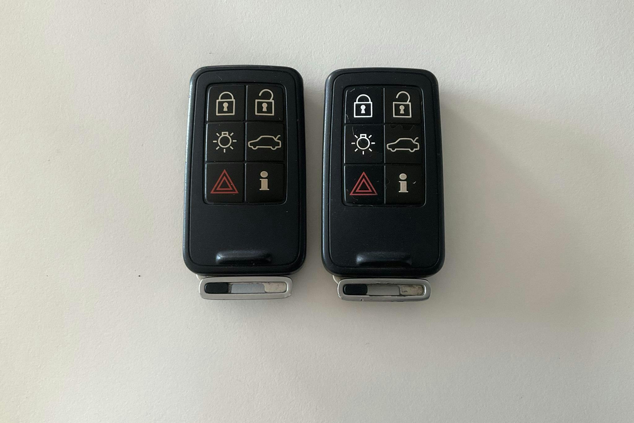 Volvo V70 II 2.0F (145hk) - 21 615 mil - Automat - vit - 2010
