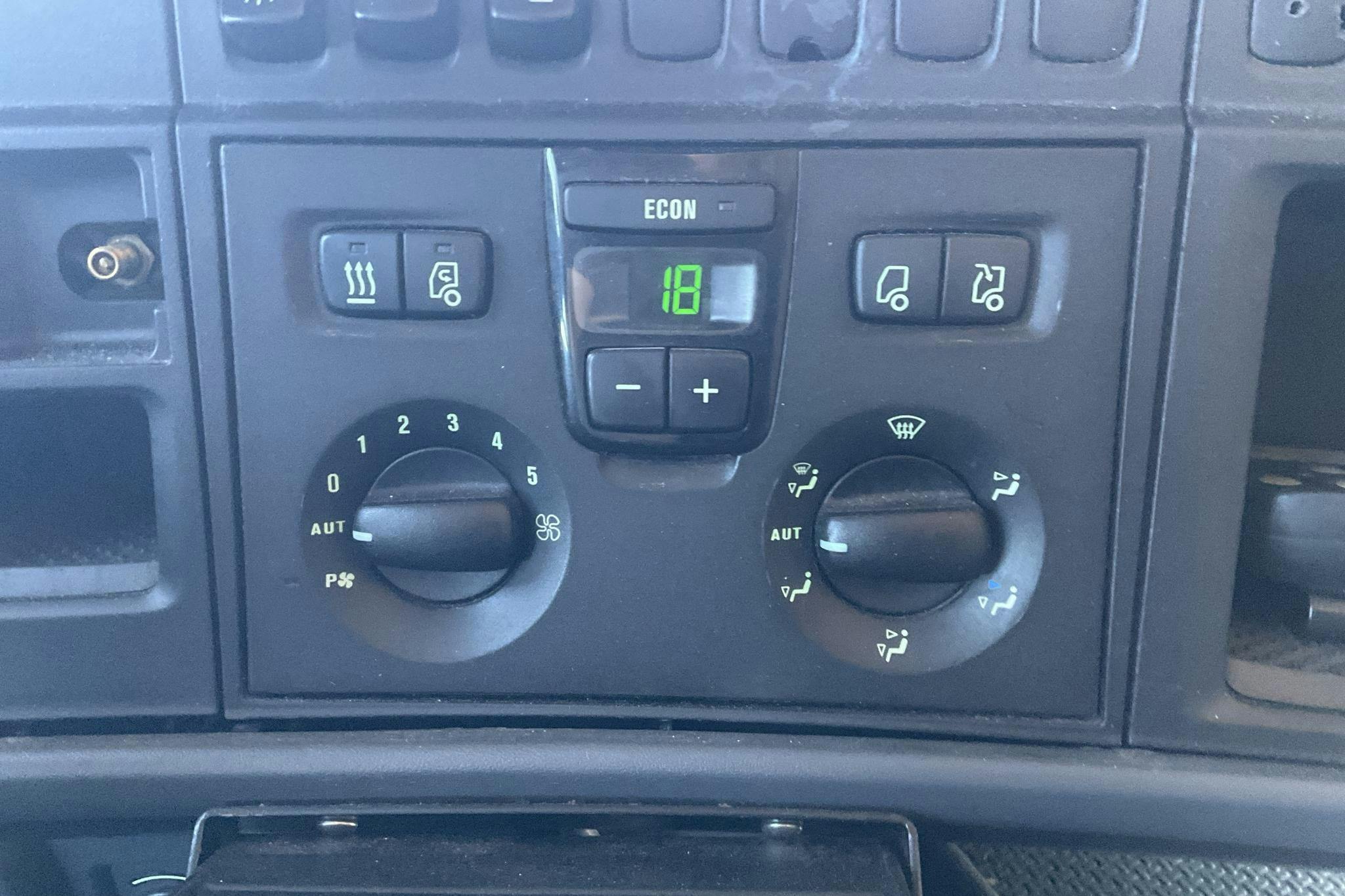 Scania R560 - 957 218 km - Automat - vit - 2013