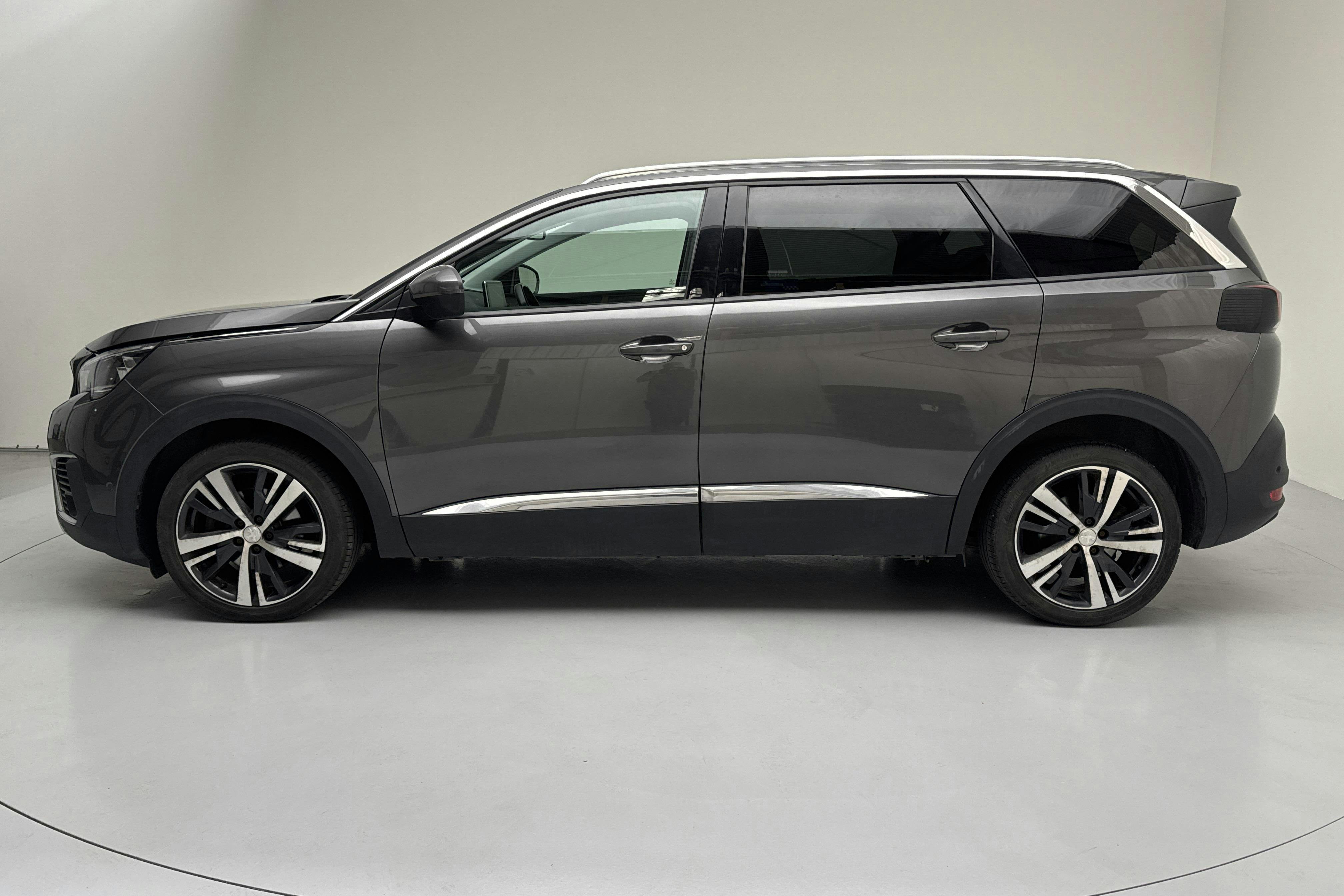 Peugeot 5008 1.2 PureTech (130hk) - 15 735 mil - Automat - Dark Grey - 2019
