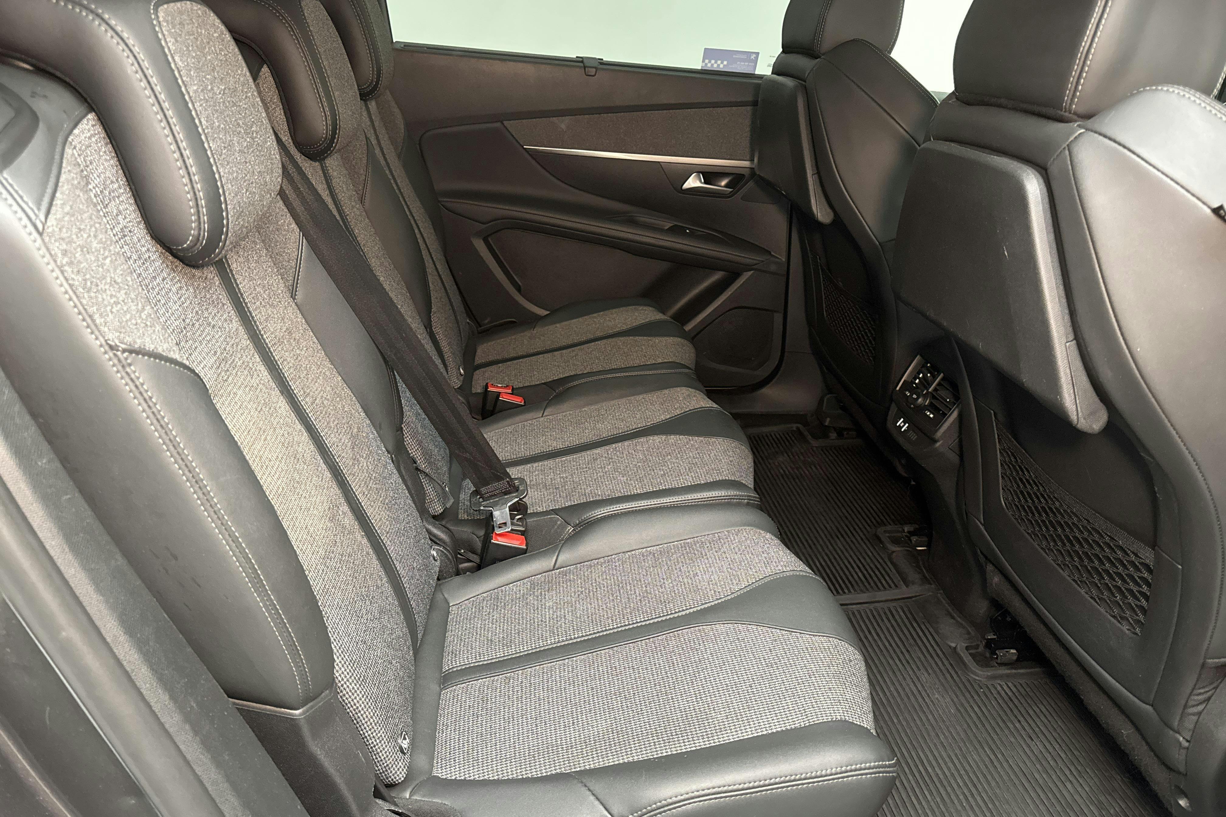 Peugeot 5008 1.2 PureTech (130hk) - 15 735 mil - Automat - Dark Grey - 2019