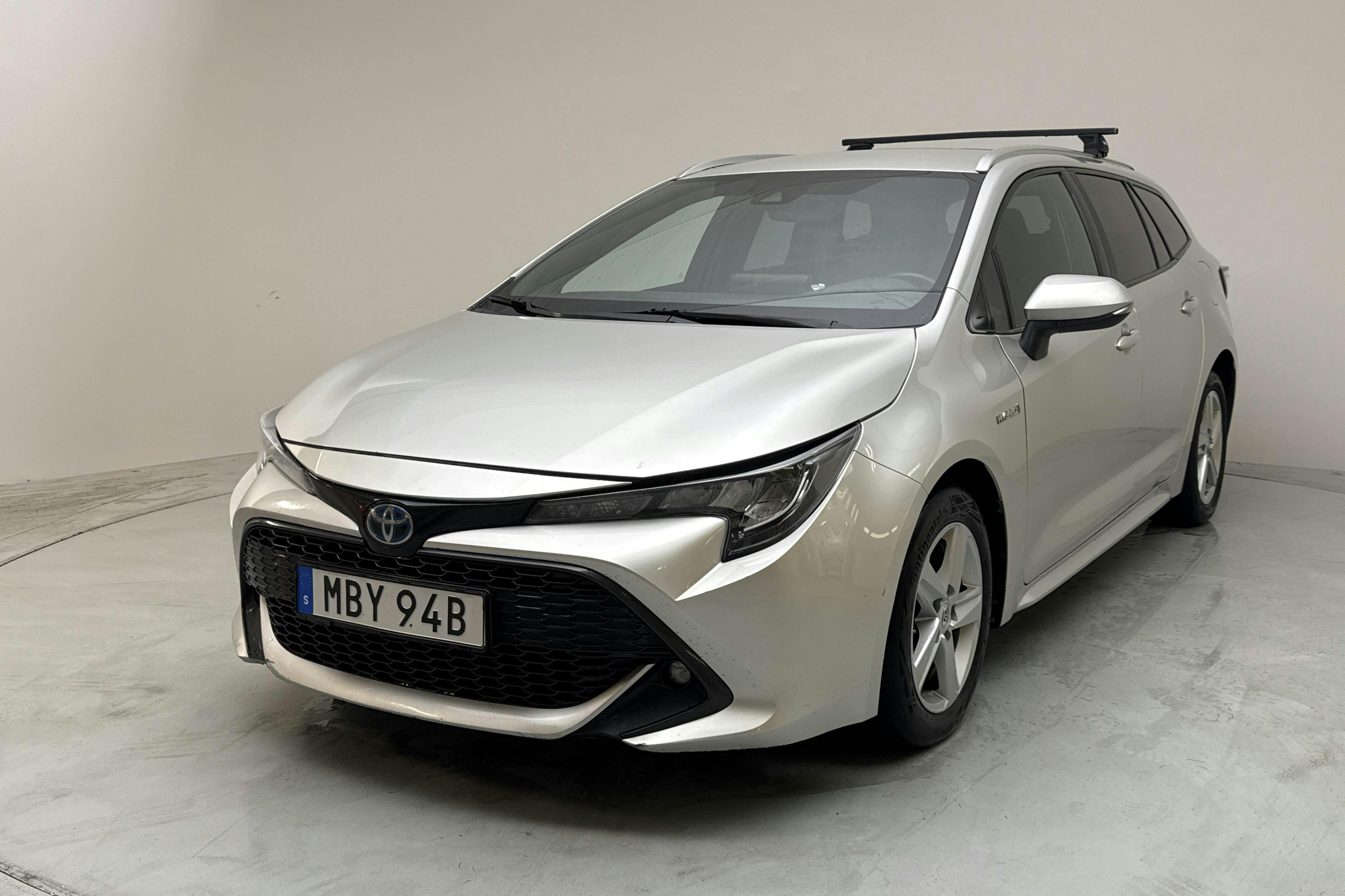 Toyota Corolla 1.8 Hybrid Touring Sports (122hk) - 24 439 mil - Automat - silver - 2020