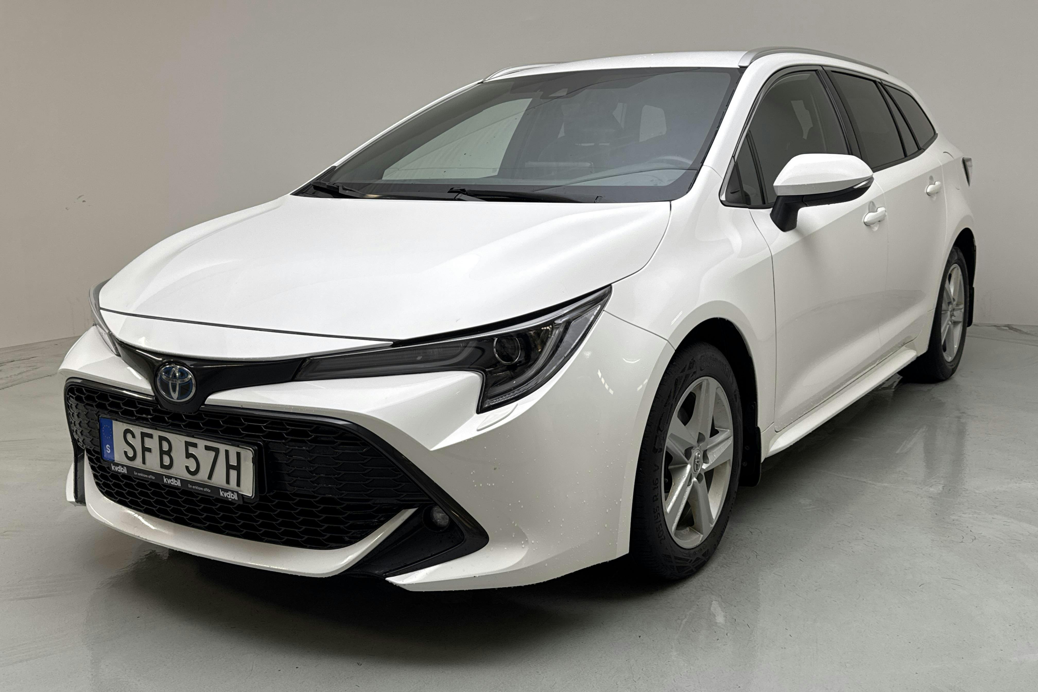 Toyota Corolla 1.8 Hybrid Touring Sports (122hk) - 15 290 mil - Automat - vit - 2022
