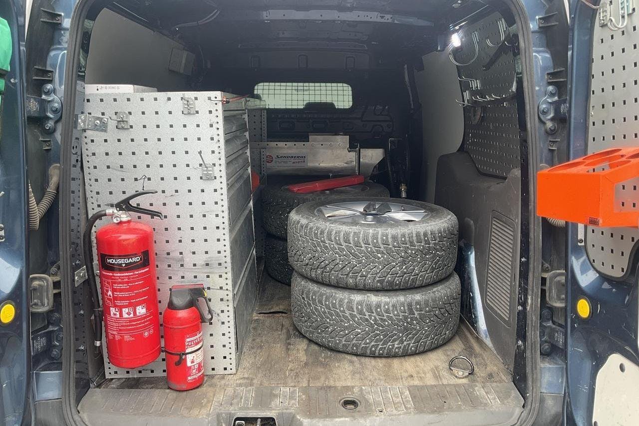 Ford Transit Connect 1.5 EcoBlue (100hk) - 10 430 mil - Automat - blå - 2020