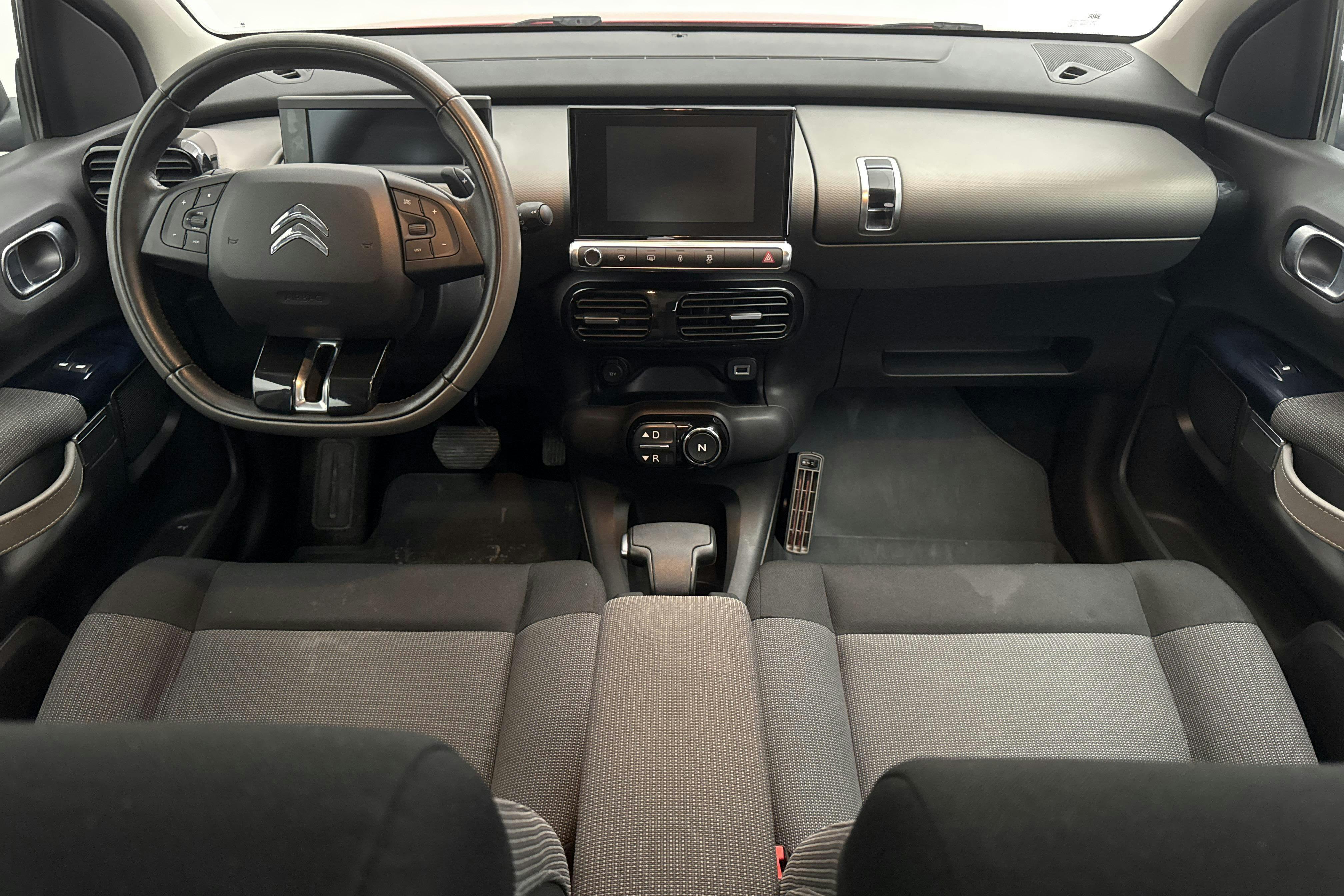 Citroën C4 Cactus PureTech (82hk) - 8 778 mil - Manuell - röd - 2015