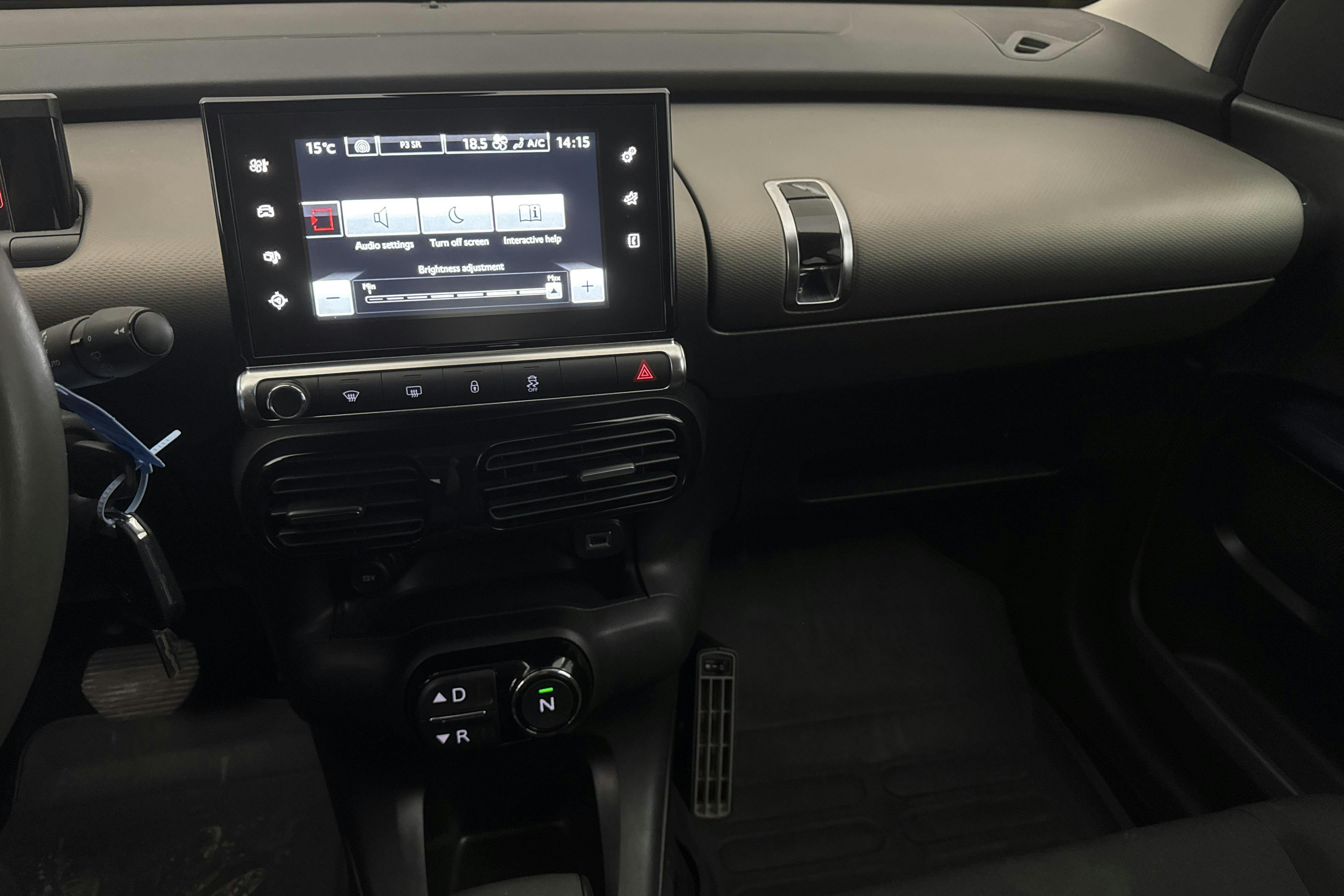 Citroën C4 Cactus PureTech (82hk) - 8 778 mil - Manuell - röd - 2015