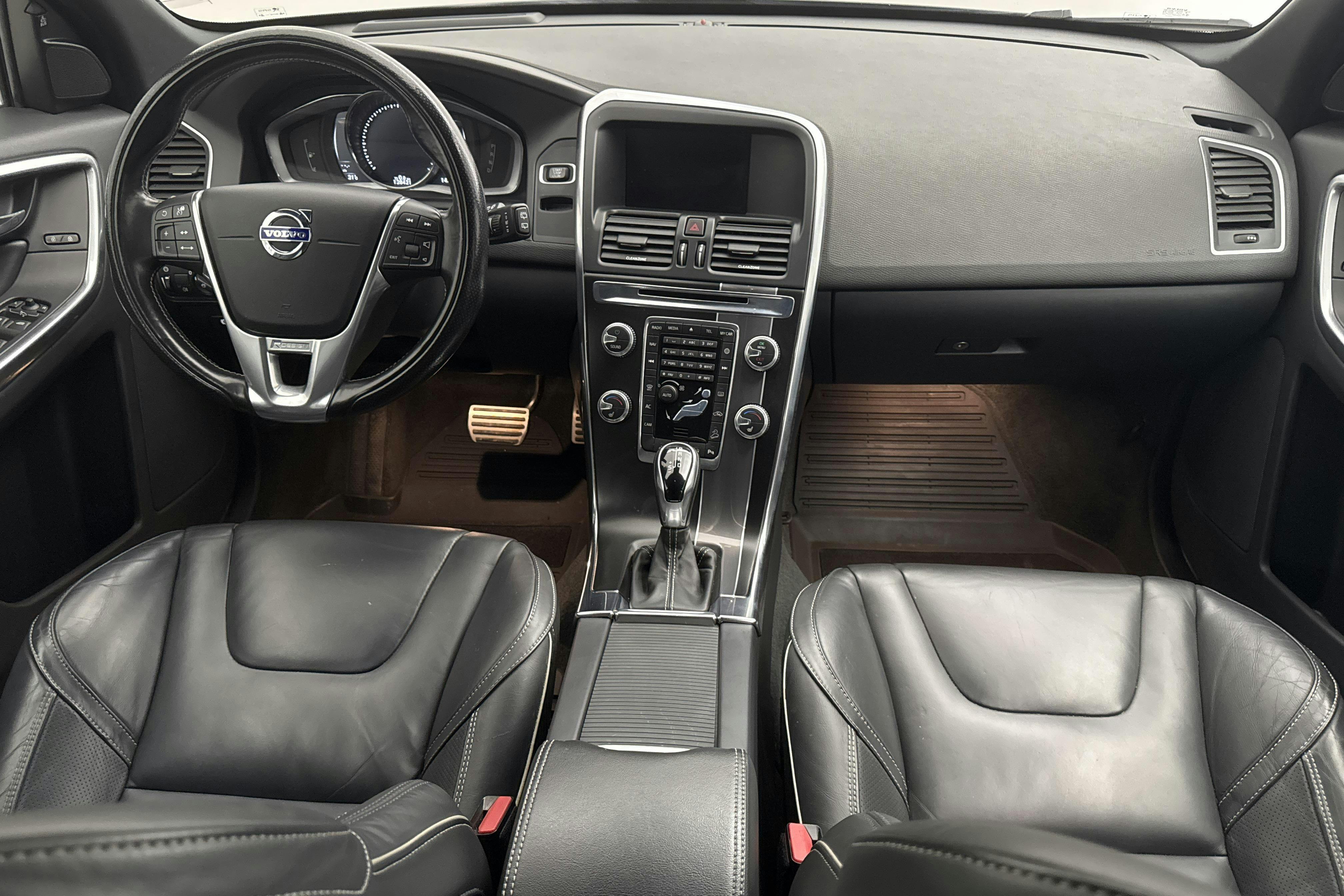 Volvo XC60 D4 AWD (190hk) - 12 842 mil - Automat - grå - 2017