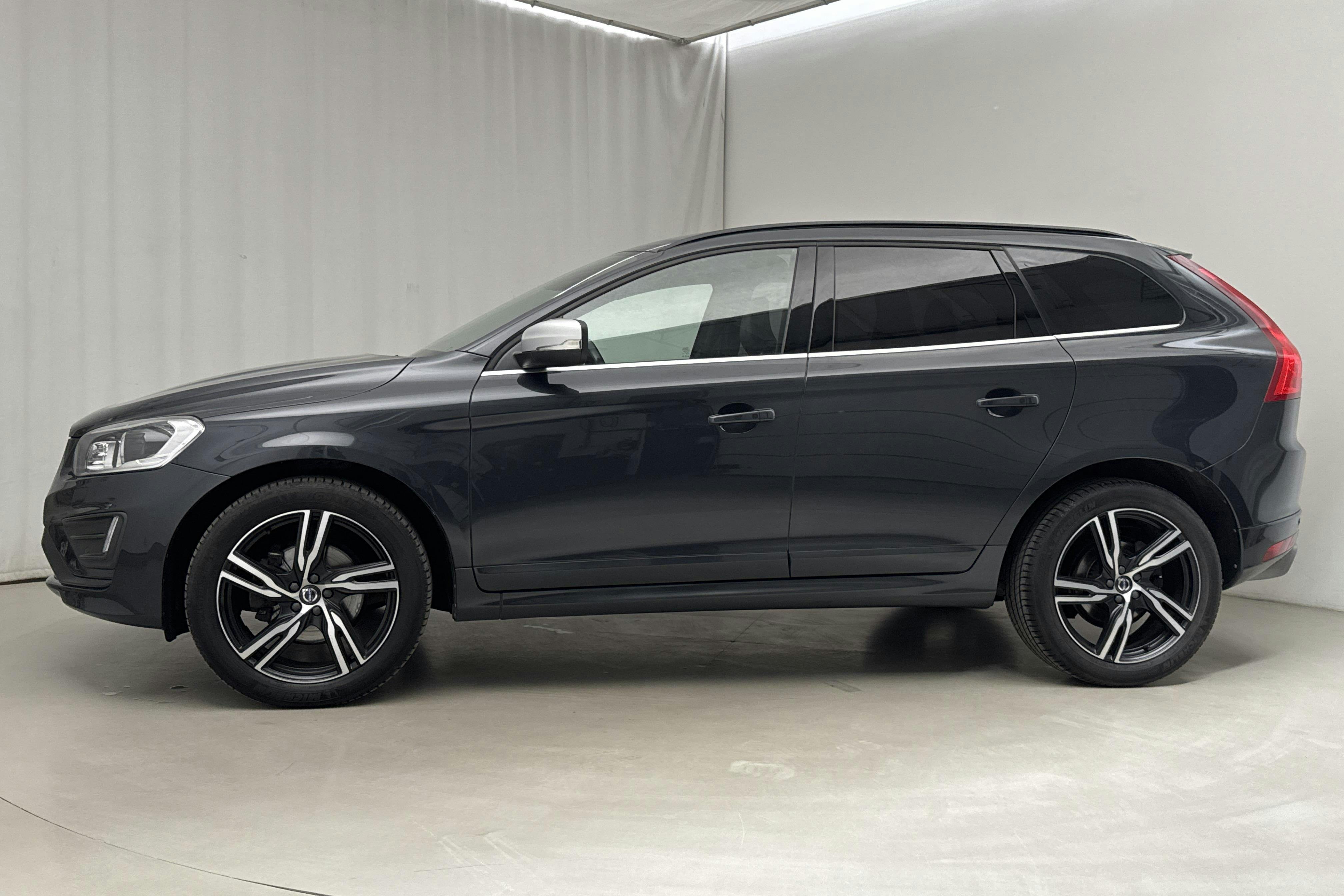 Volvo XC60 D4 AWD (190hk) - 12 842 mil - Automat - grå - 2017