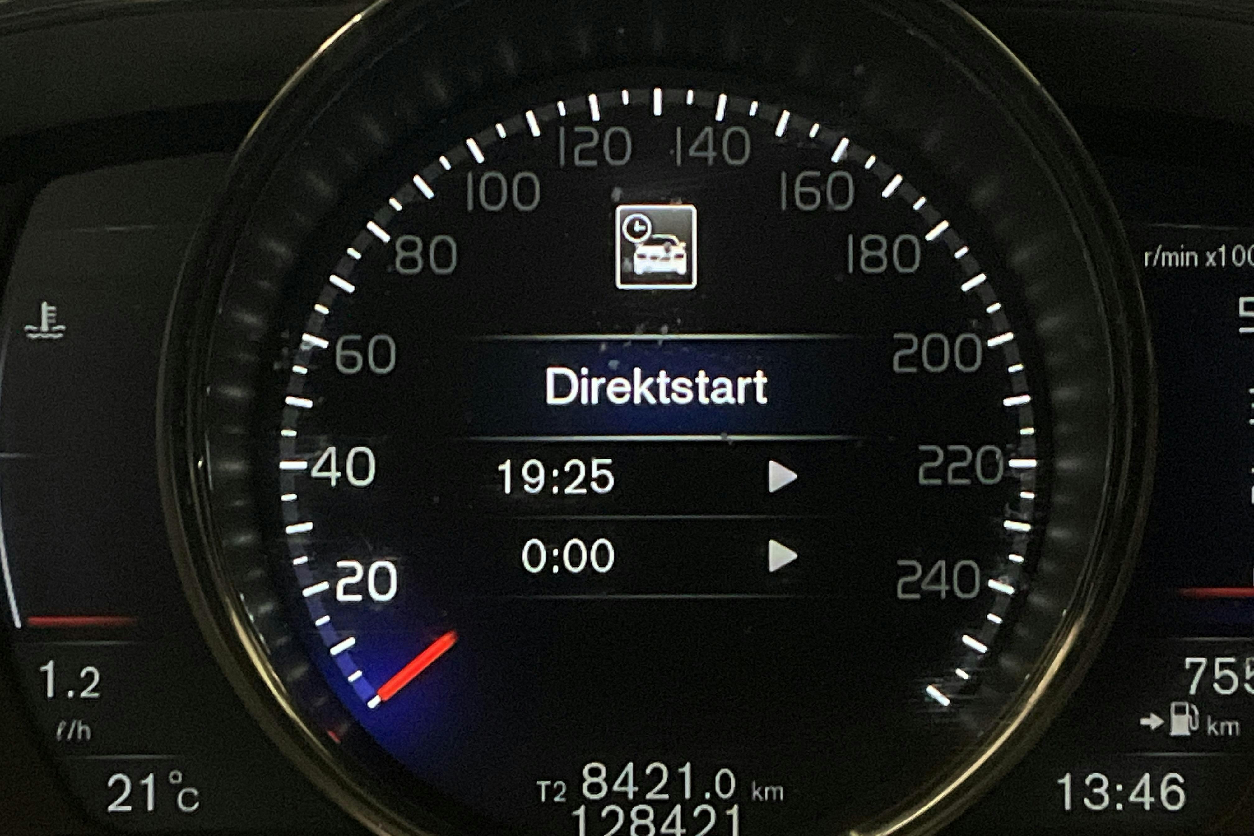 Volvo XC60 D4 AWD (190hk) - 12 842 mil - Automat - grå - 2017