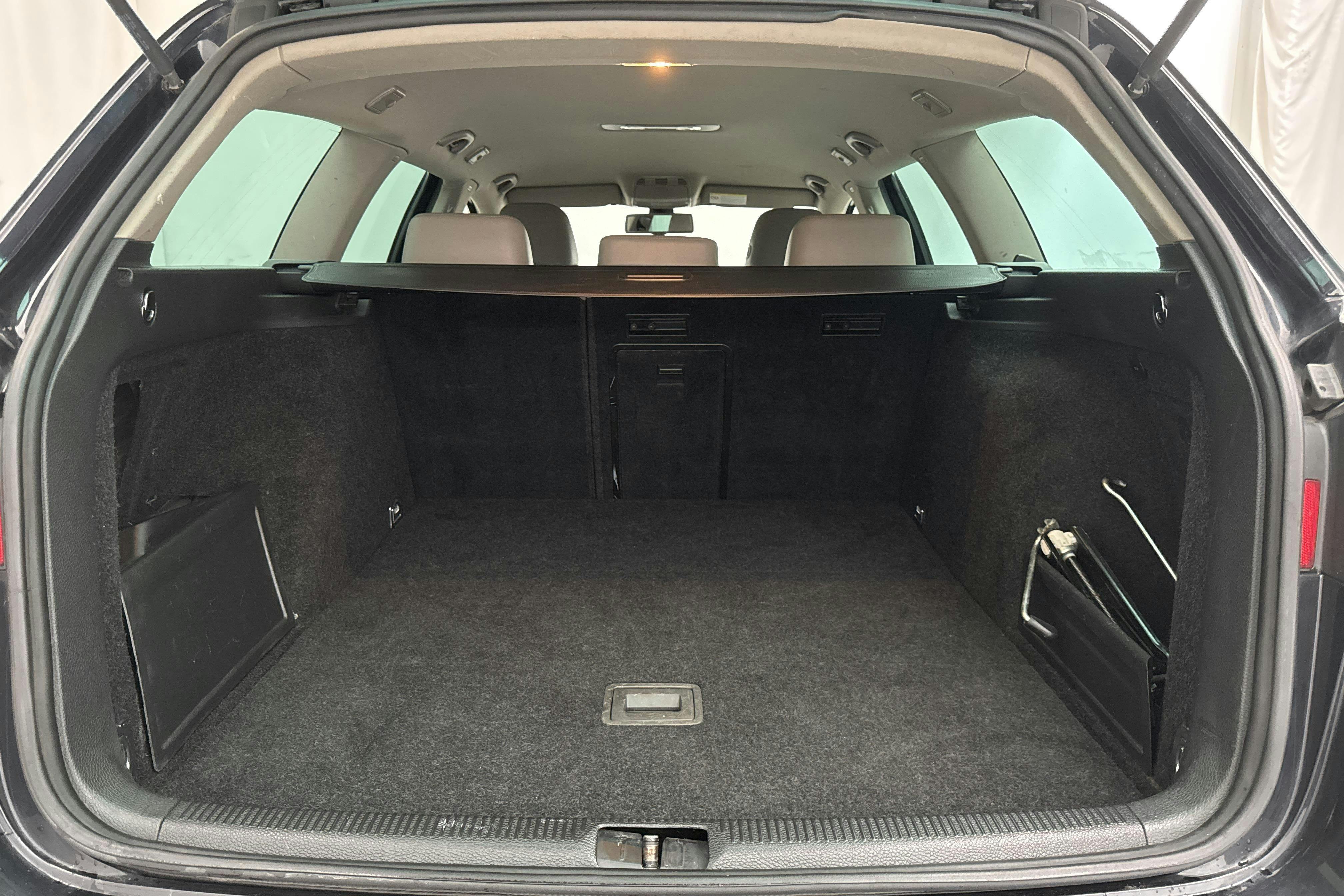 VW Passat 1.4 TSI EcoFuel Variant (150hk) - 23 026 mil - Automat - svart - 2010