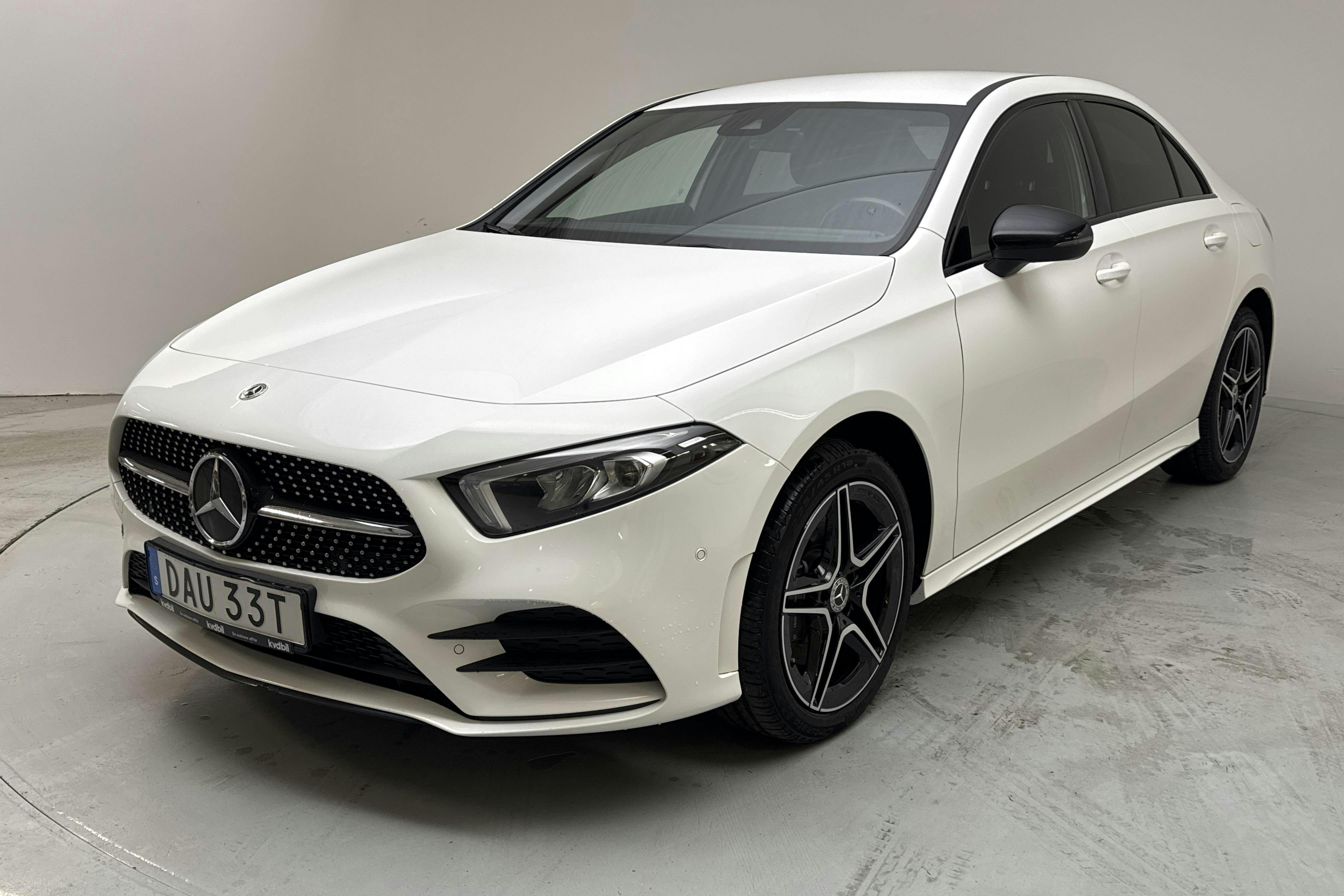 Mercedes A 250 e Sedan V177 (224hk) - 126 370 km - Automaatne - valge - 2022