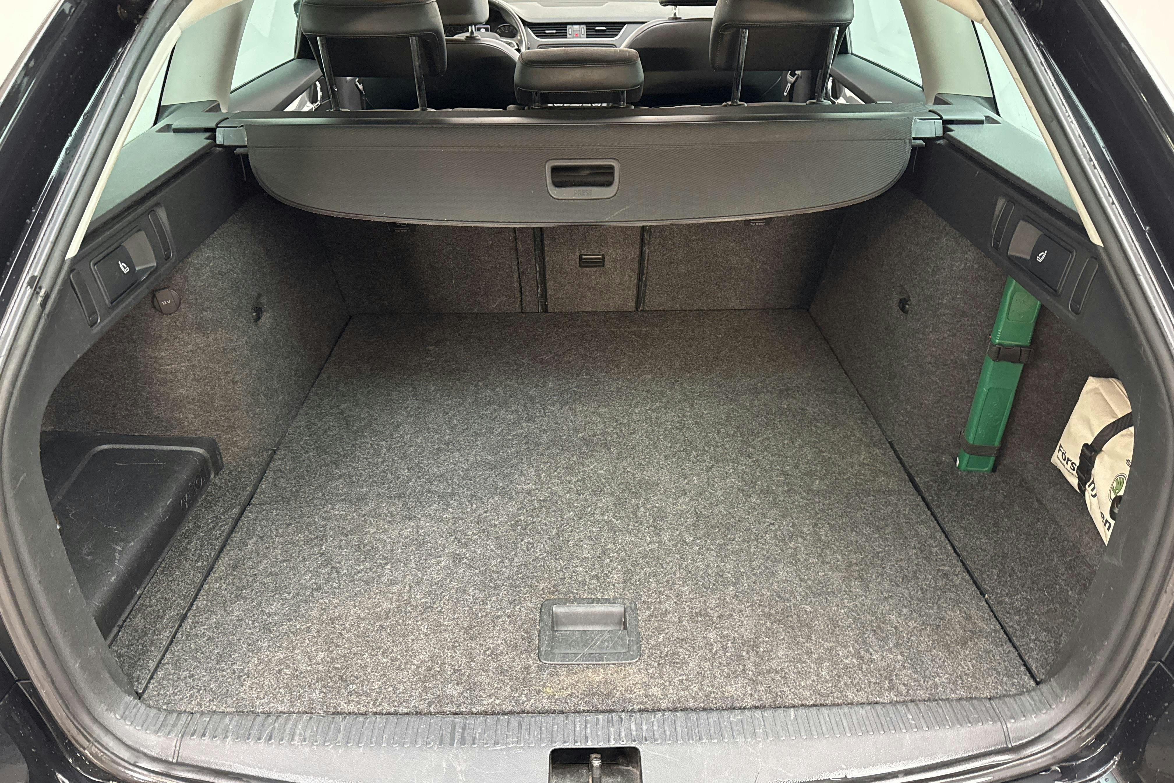 Skoda Octavia III 1.8 TSI Combi (180hk) - 20 291 mil - Automat - svart - 2015