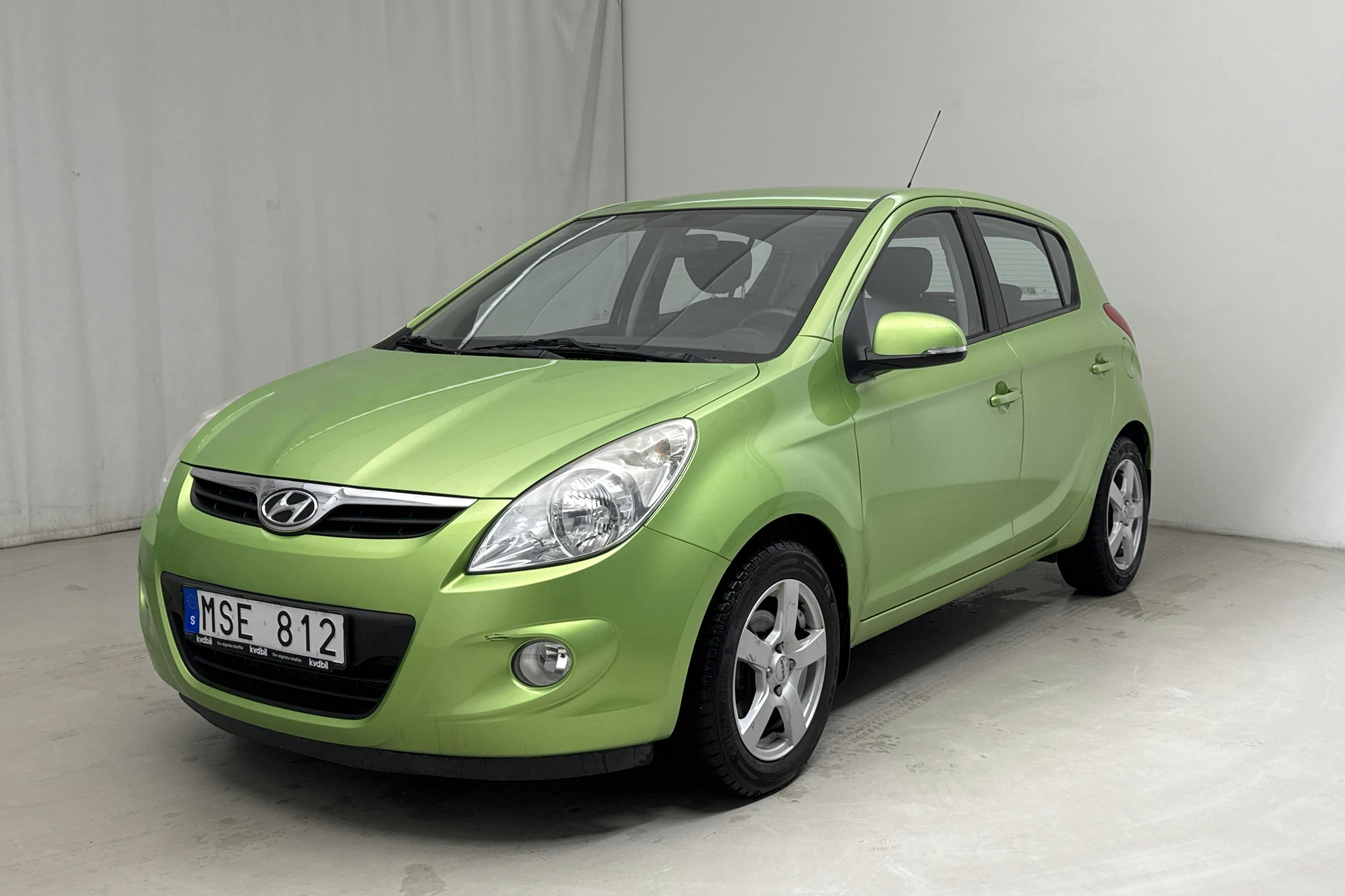 Hyundai i20 1.2 (78hk) - 37 240 km - Manual - green - 2012