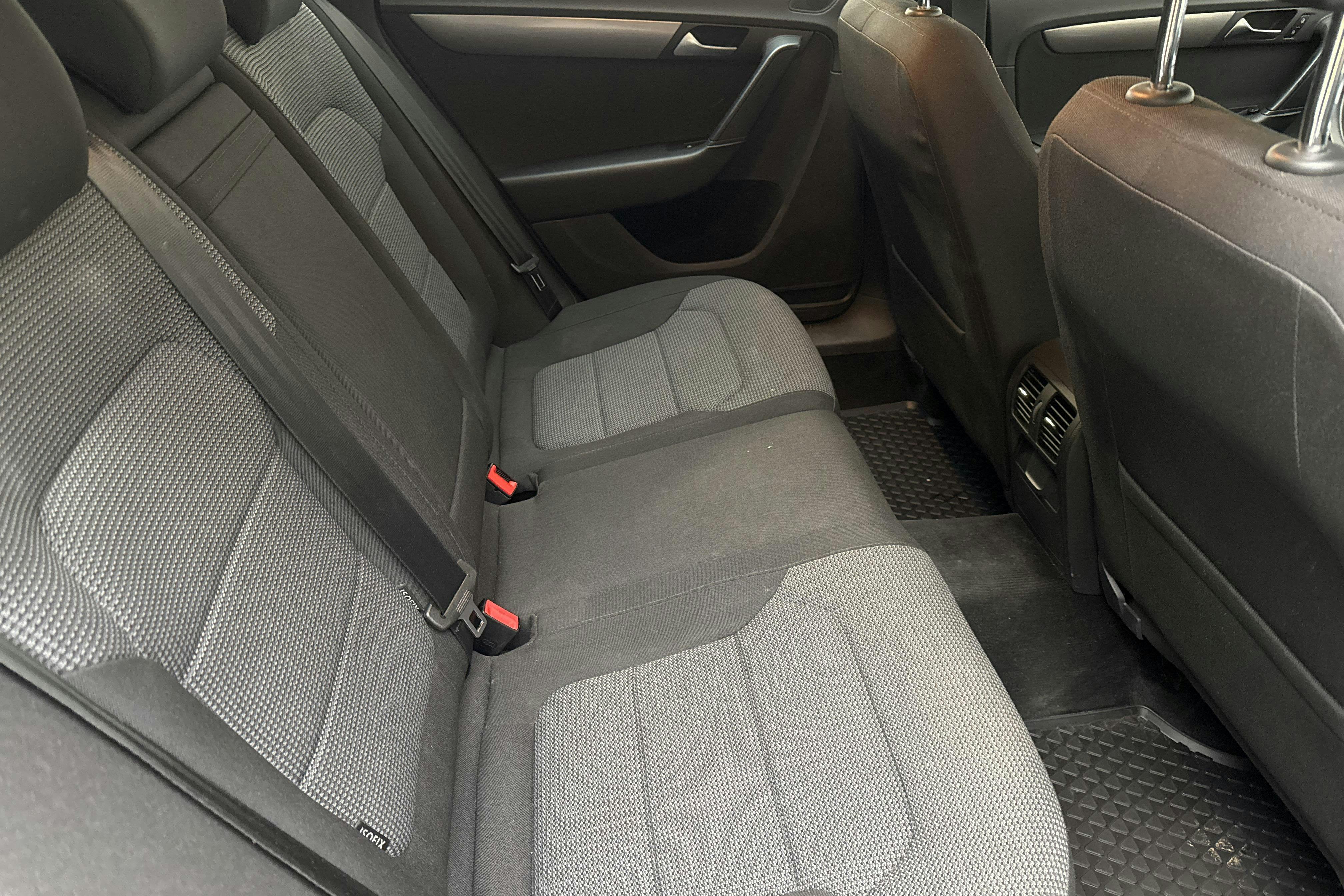 VW Passat 1.4 TSI EcoFuel Variant (150hk) - 15 138 mil - Manuell - Light Grey - 2012