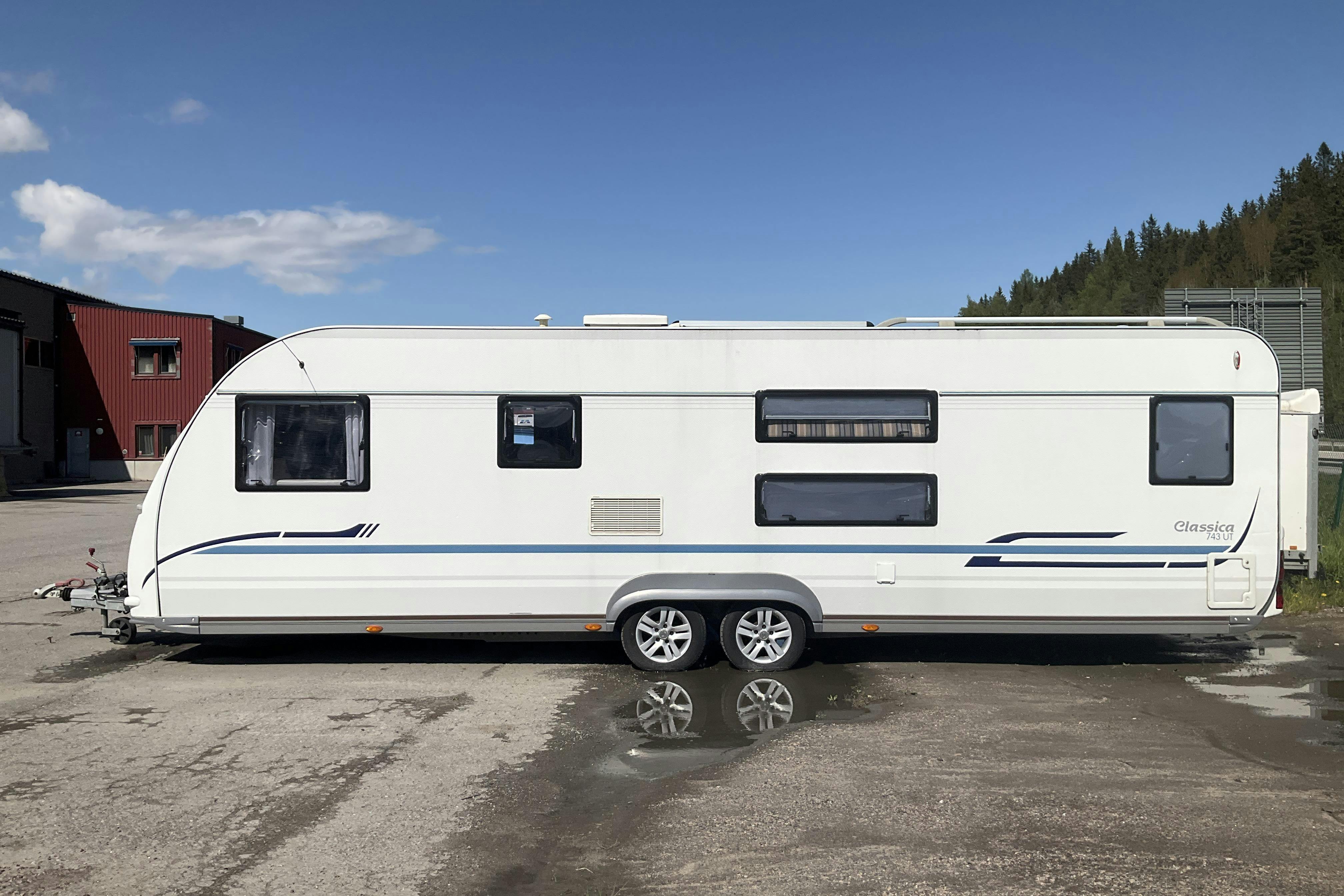 ADRIA CLASSICA 743 UT Husvagn med förtält - 0 km - vit - 2010