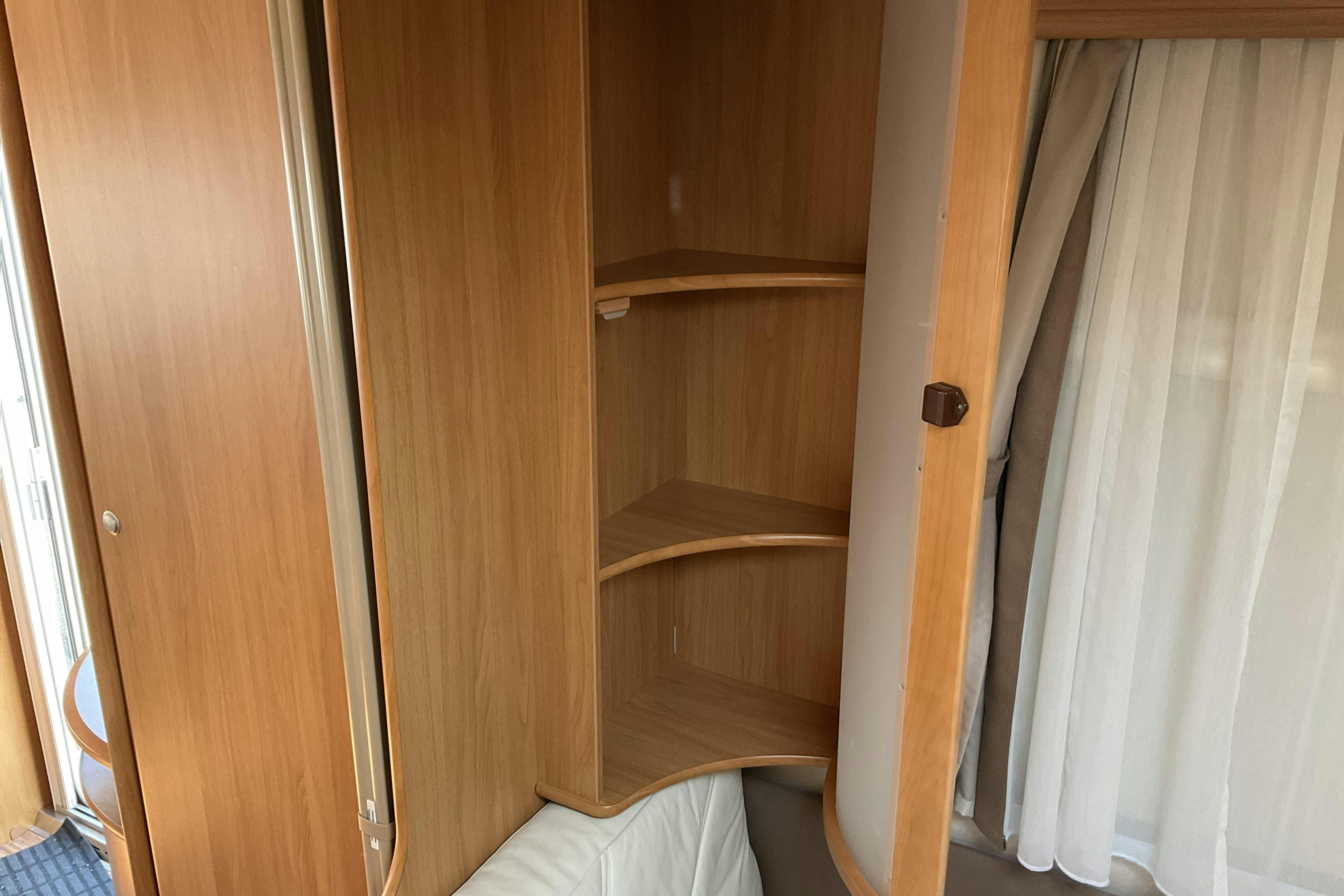 ADRIA CLASSICA 743 UT Husvagn med förtält - 0 km - vit - 2010