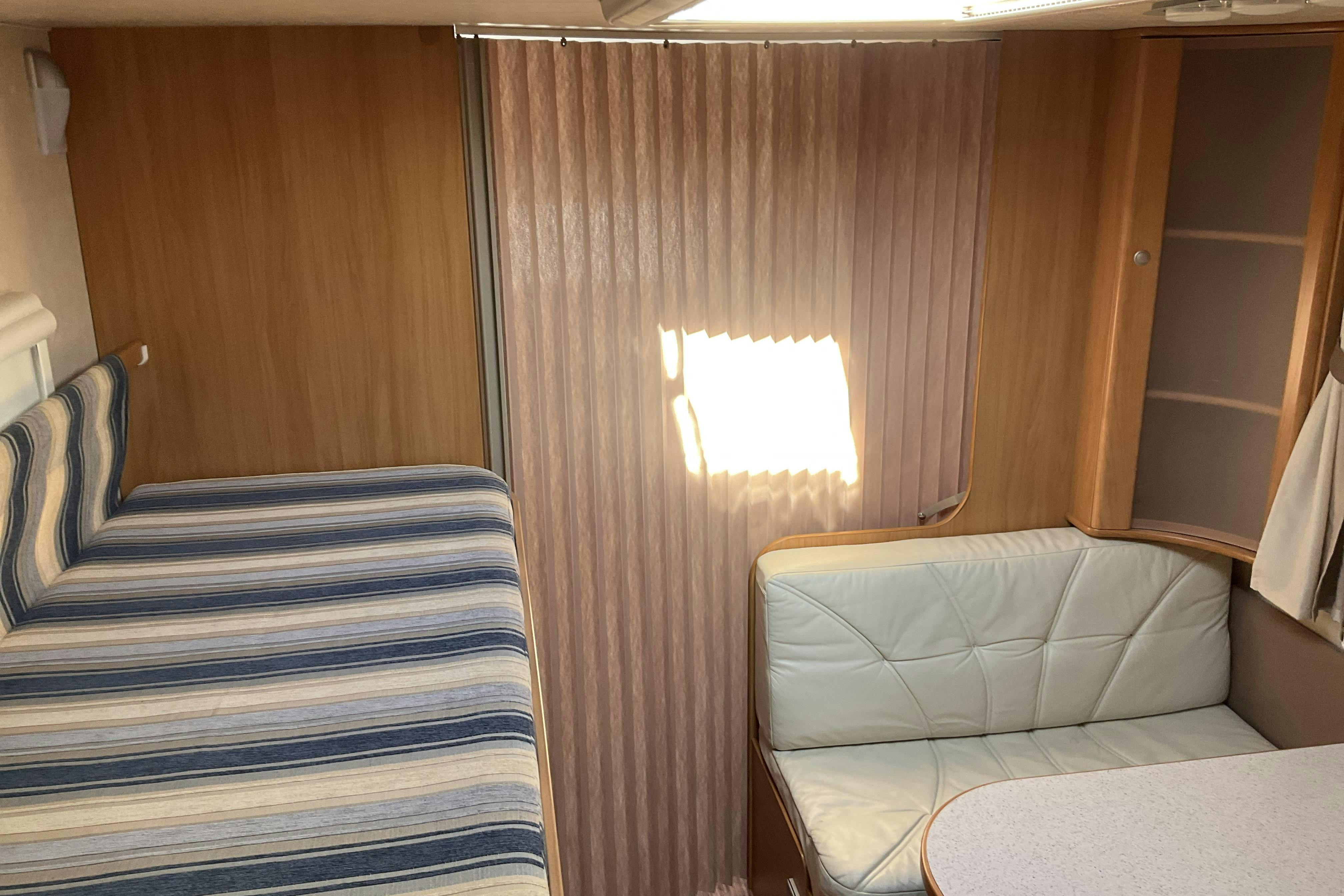 ADRIA CLASSICA 743 UT Husvagn med förtält - 0 km - vit - 2010