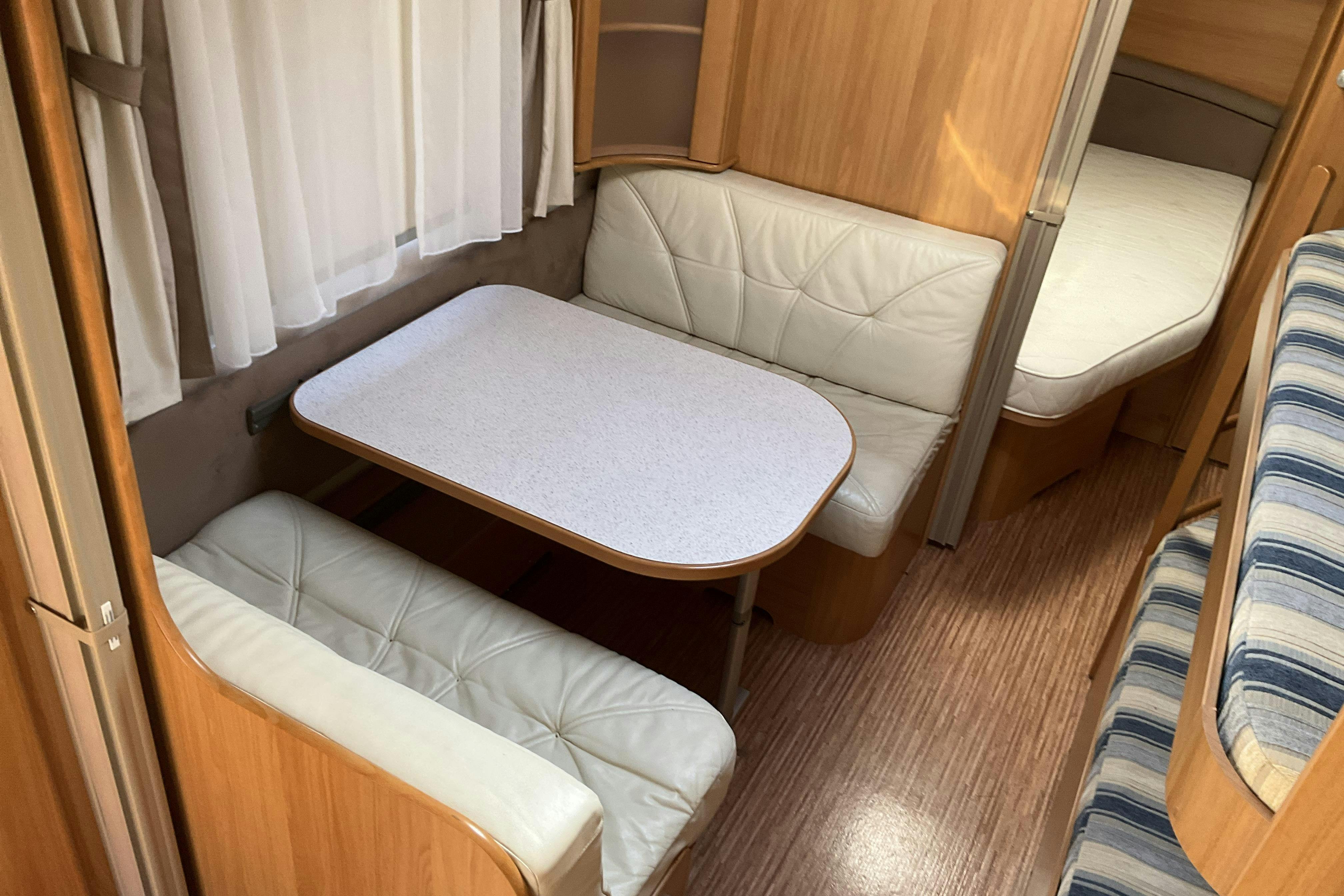 ADRIA CLASSICA 743 UT Husvagn med förtält - 0 km - vit - 2010
