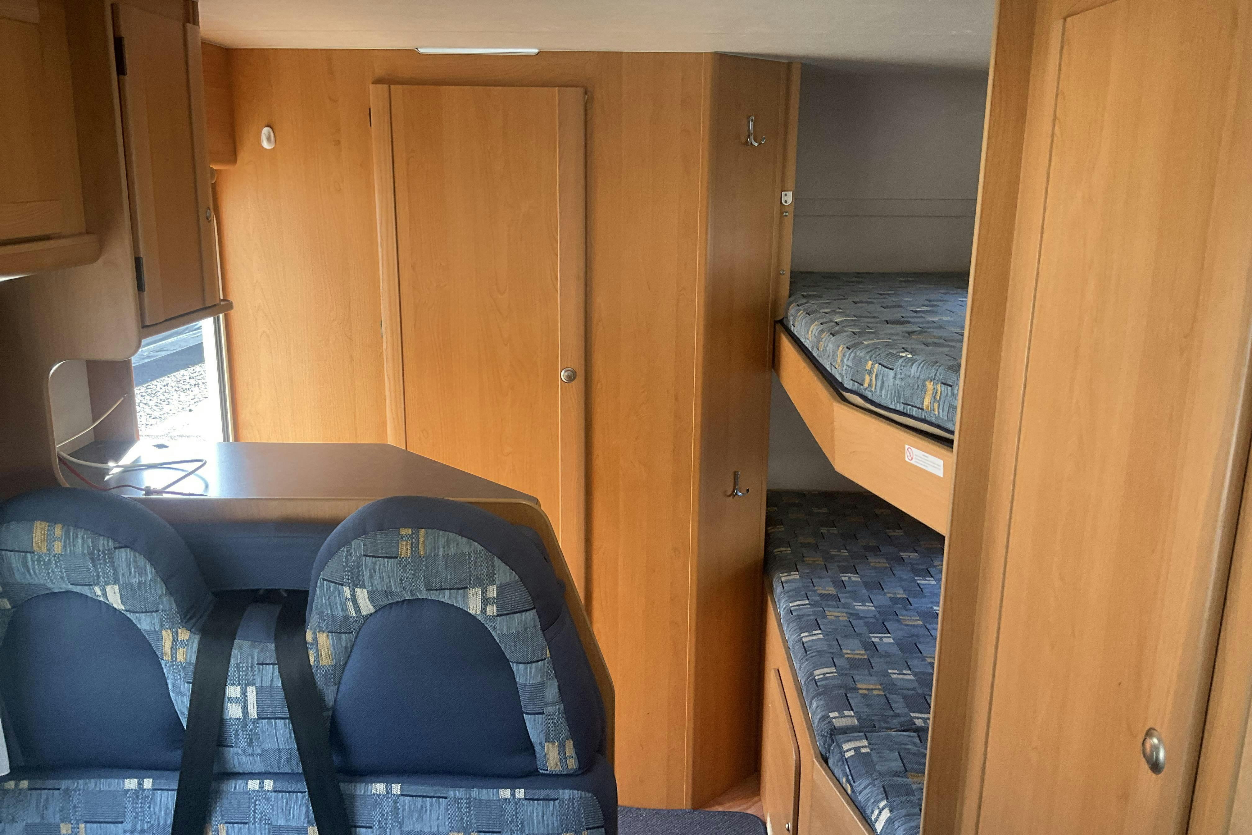 FIAT ADRIA ADRIATIK S 572DK Husbil - 6 075 mil - Manuell - vit - 2004