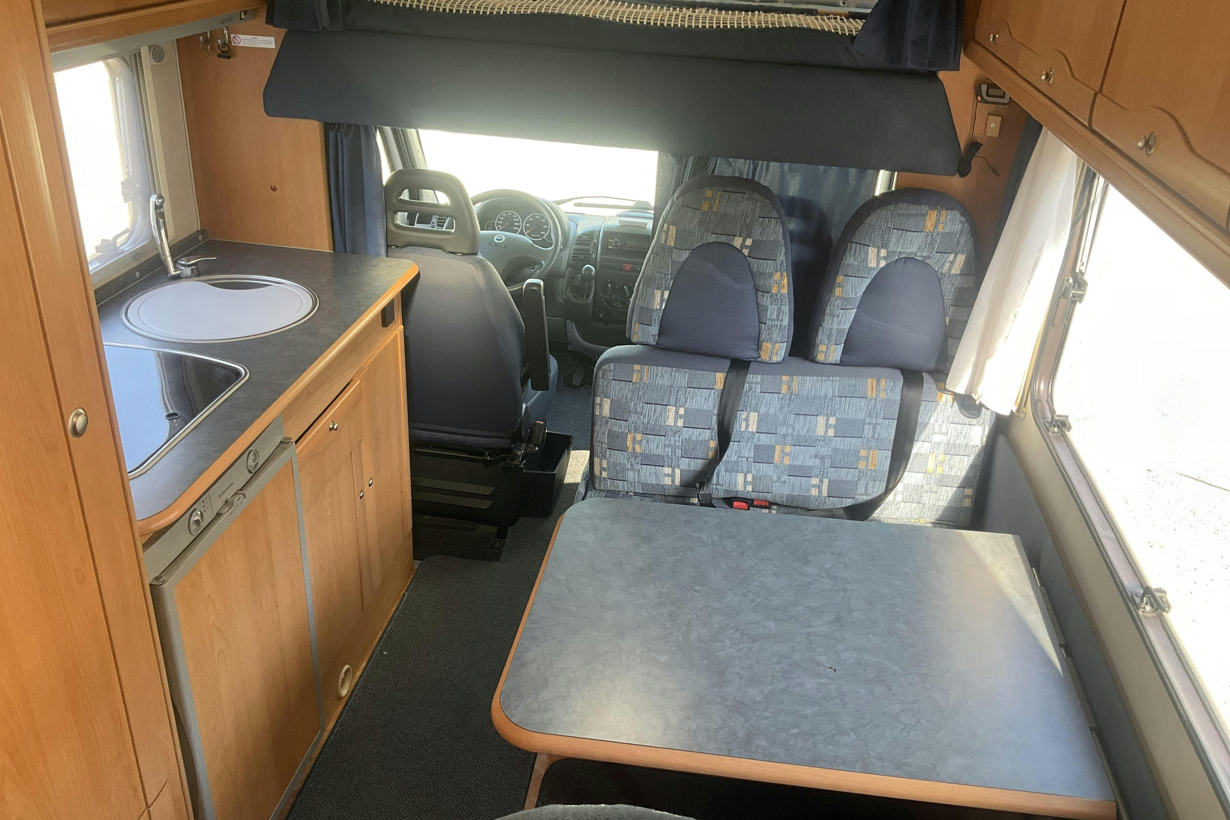 FIAT ADRIA ADRIATIK S 572DK Husbil - 6 075 mil - Manuell - vit - 2004
