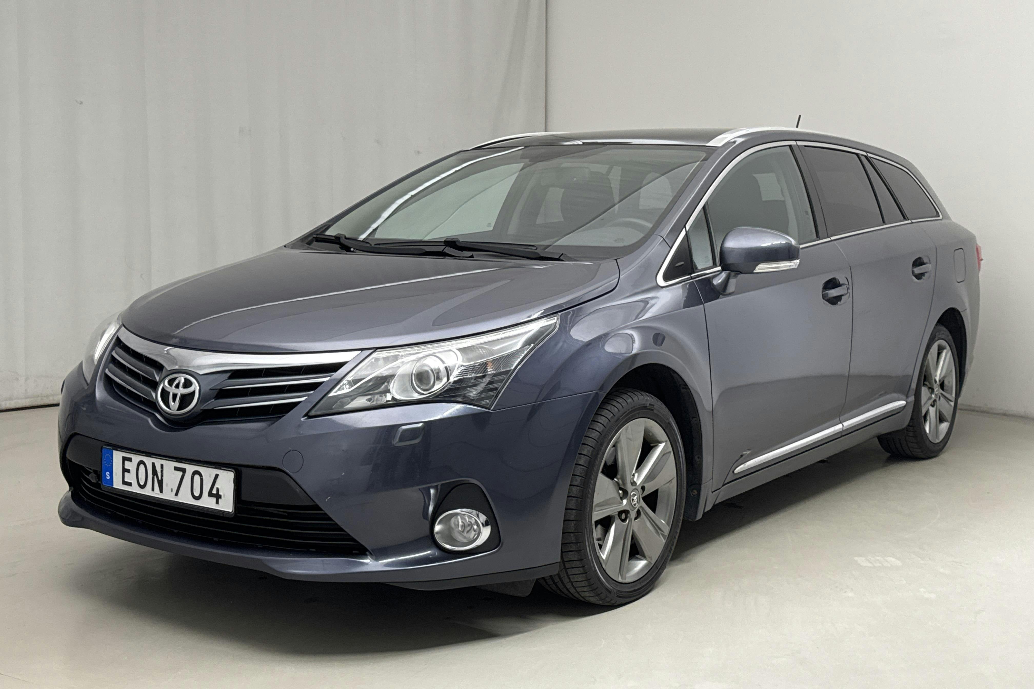 Toyota Avensis 1.8 Kombi (147hk) - 11 332 mil - Manuell - Dark Blue - 2015