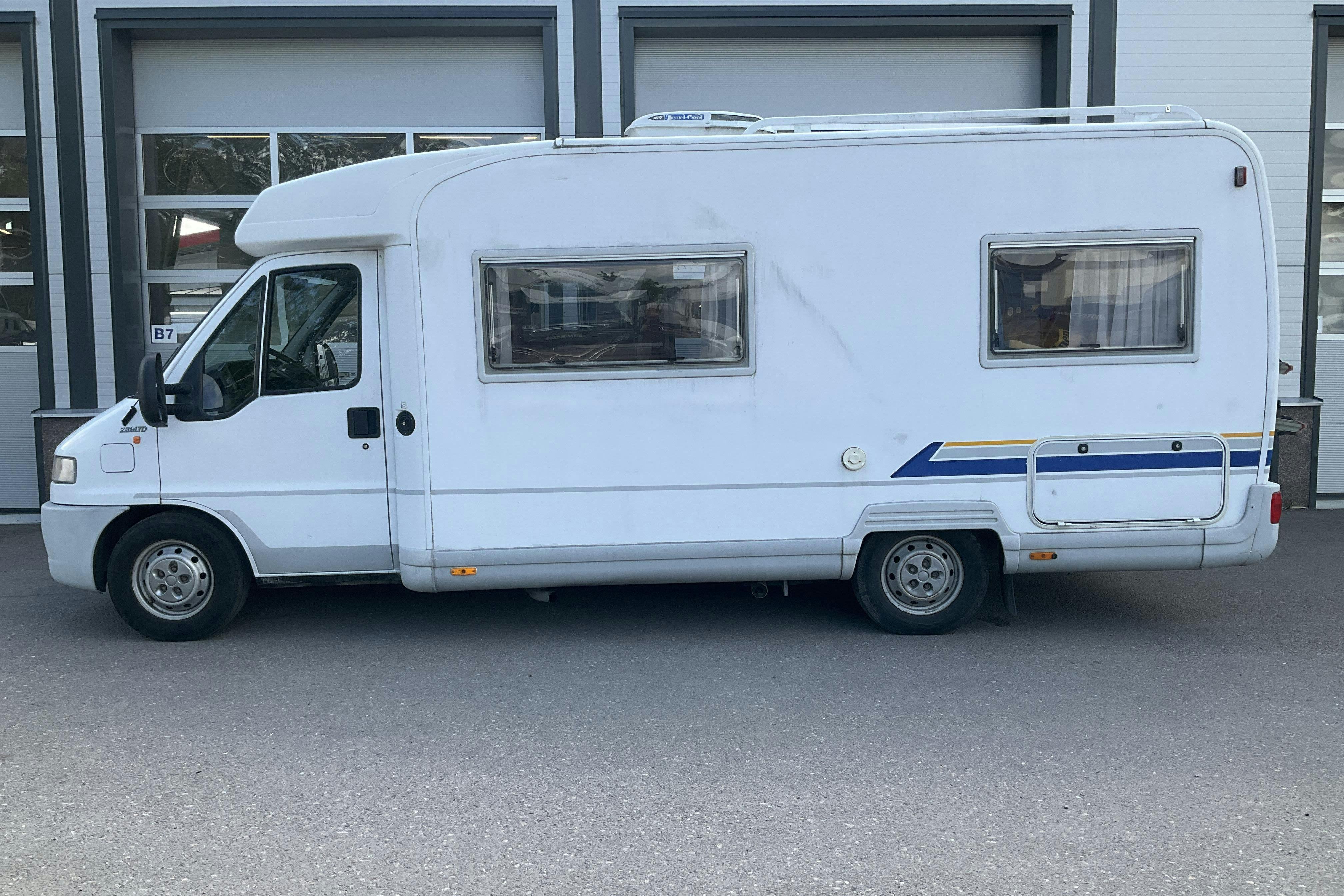 FIAT burstner t 604 Harmony Husbil - 14 308 mil - Manuell - vit - 2000