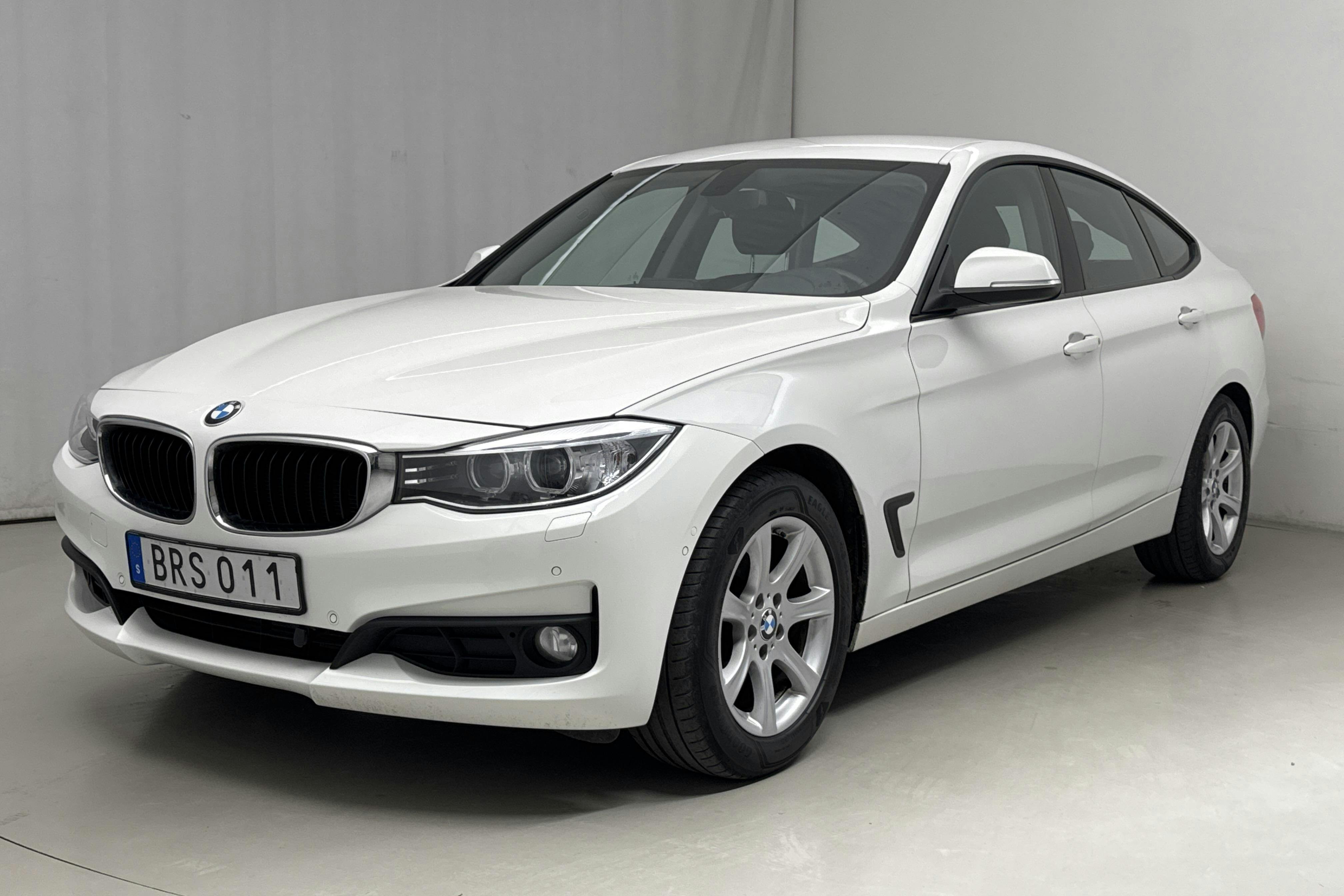 BMW 320d GT xDrive, F34 (184hk) - 18 858 mil - Automat - vit - 2015