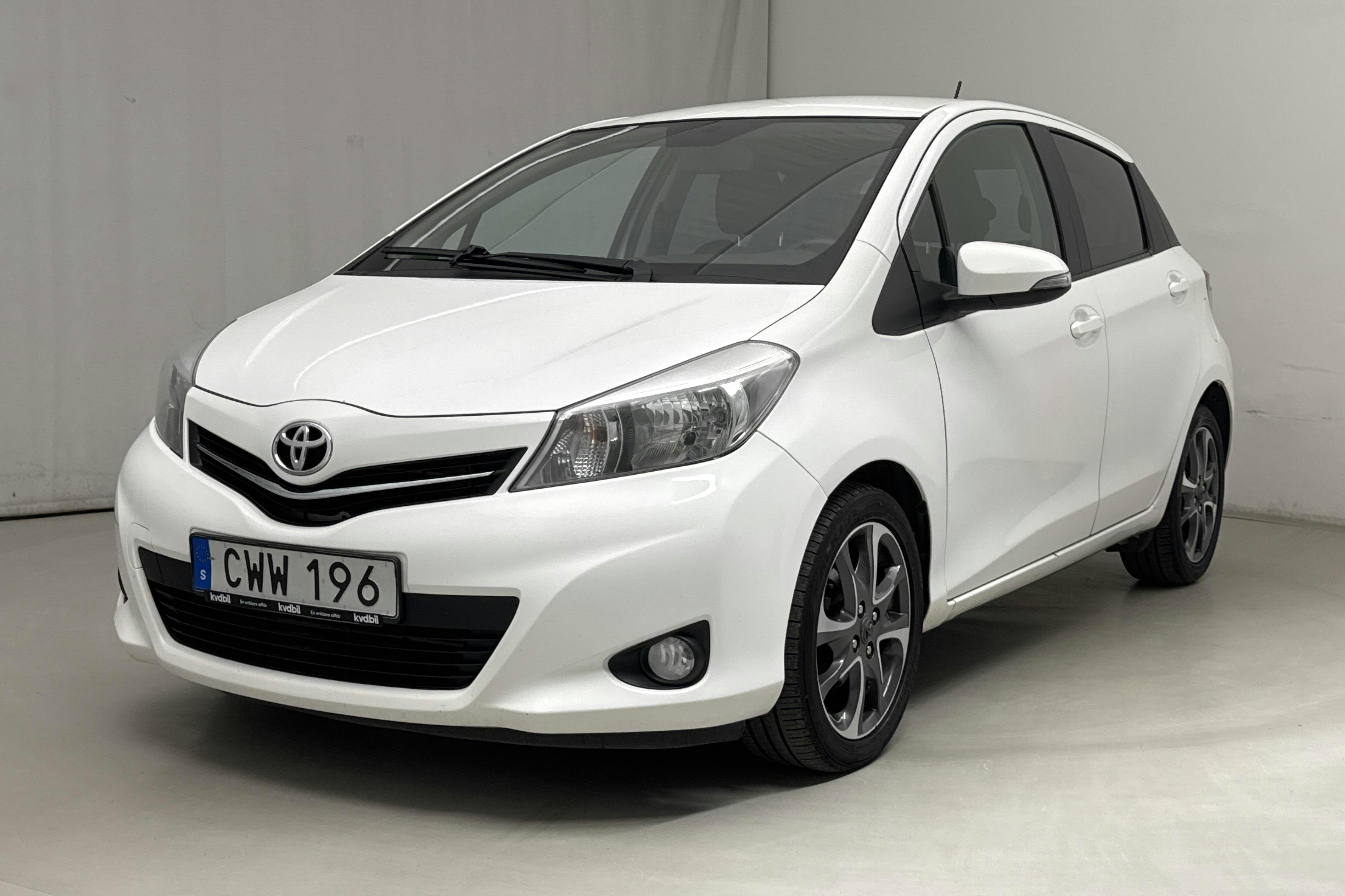 Toyota Yaris 1.33 5dr (100hk) - 171 060 km - Käsitsi - valge - 2014