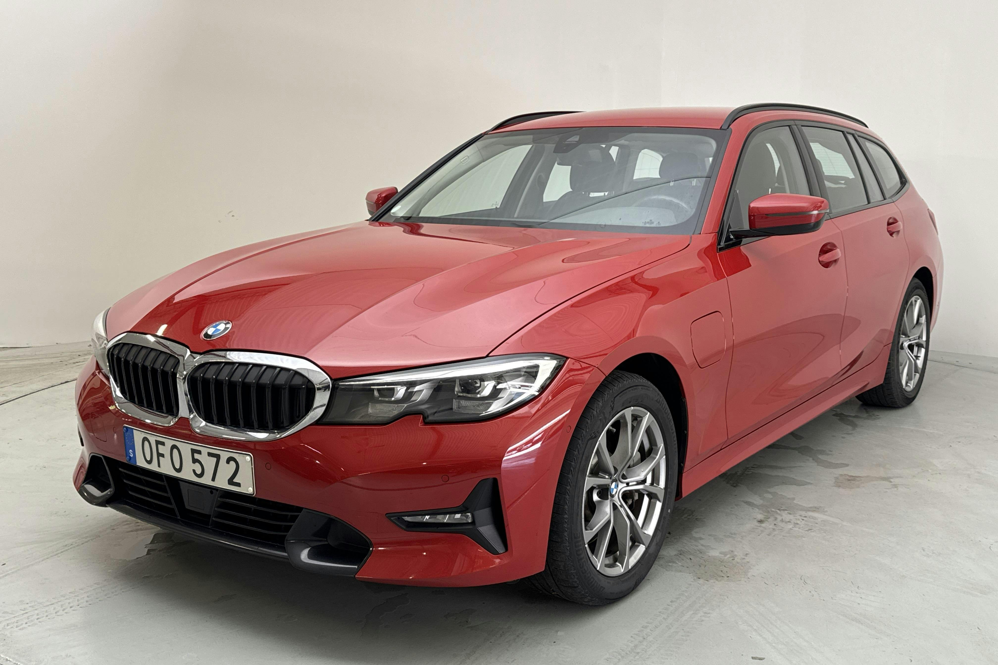 BMW 330e Touring, G21 (292hk) - 11 960 mil - Automat - röd - 2021